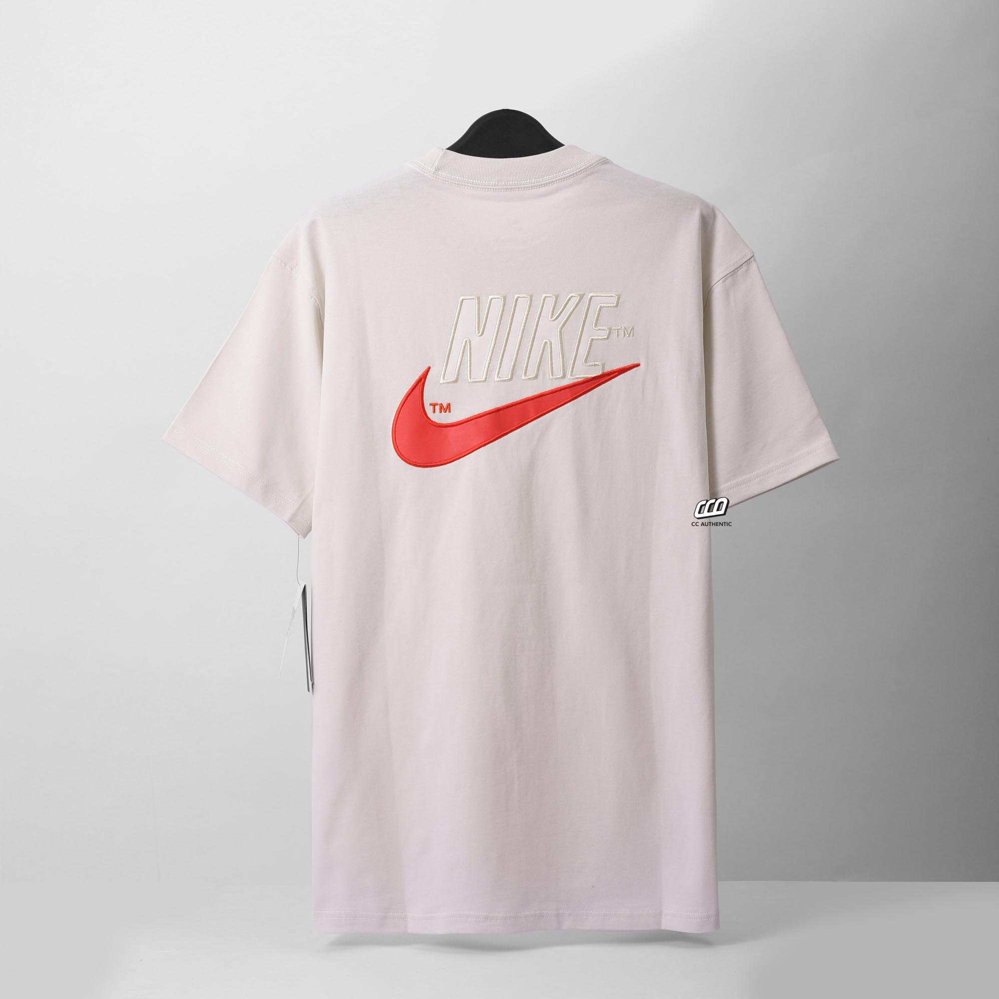NIKE MAX90 EMBROIDERED LOGO POCKET T-SHIRT - White
