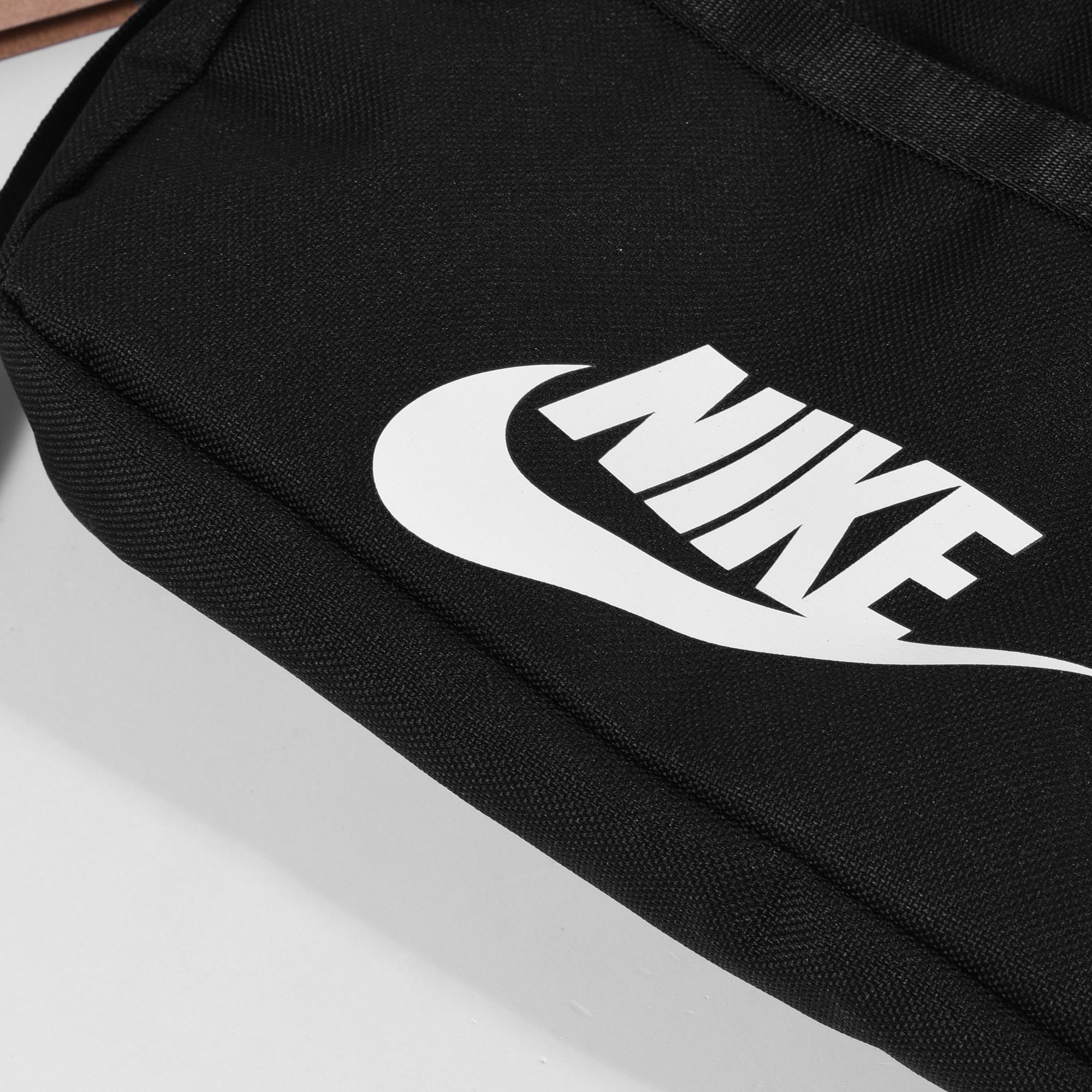 NIKE CROSS BODY BAG - BLACK