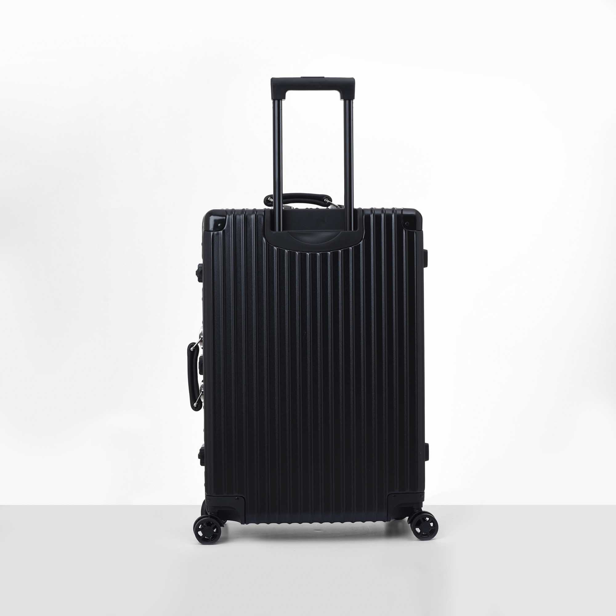 NIKE JORDAN SUITCASE SIZE 28INCH - BLACK