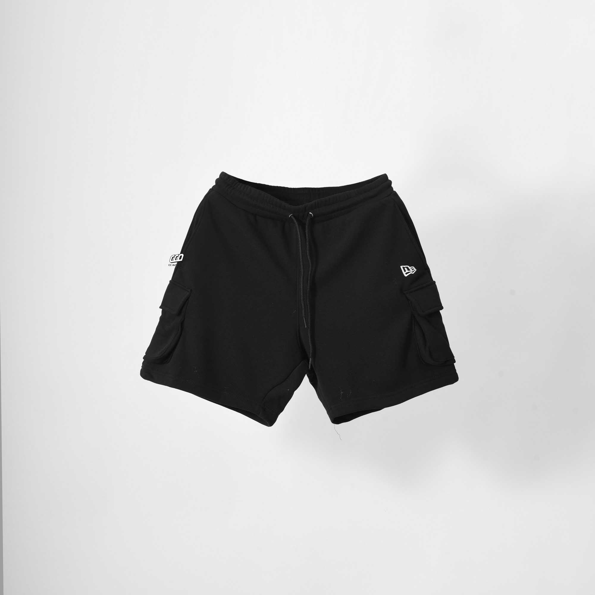 NEW ERA CARGO SHORT - BLACK