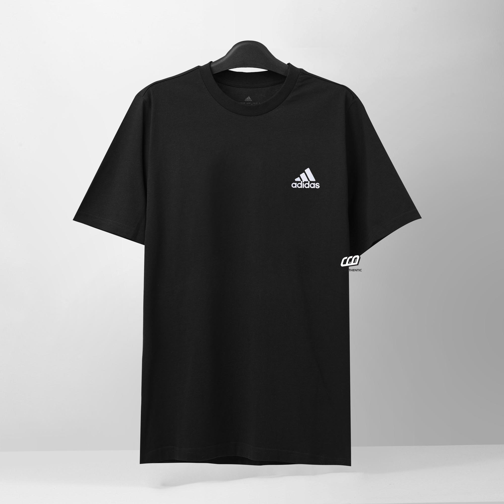 ADIDAS EMBROIDERED BASIC T-SHIRT - BLACK