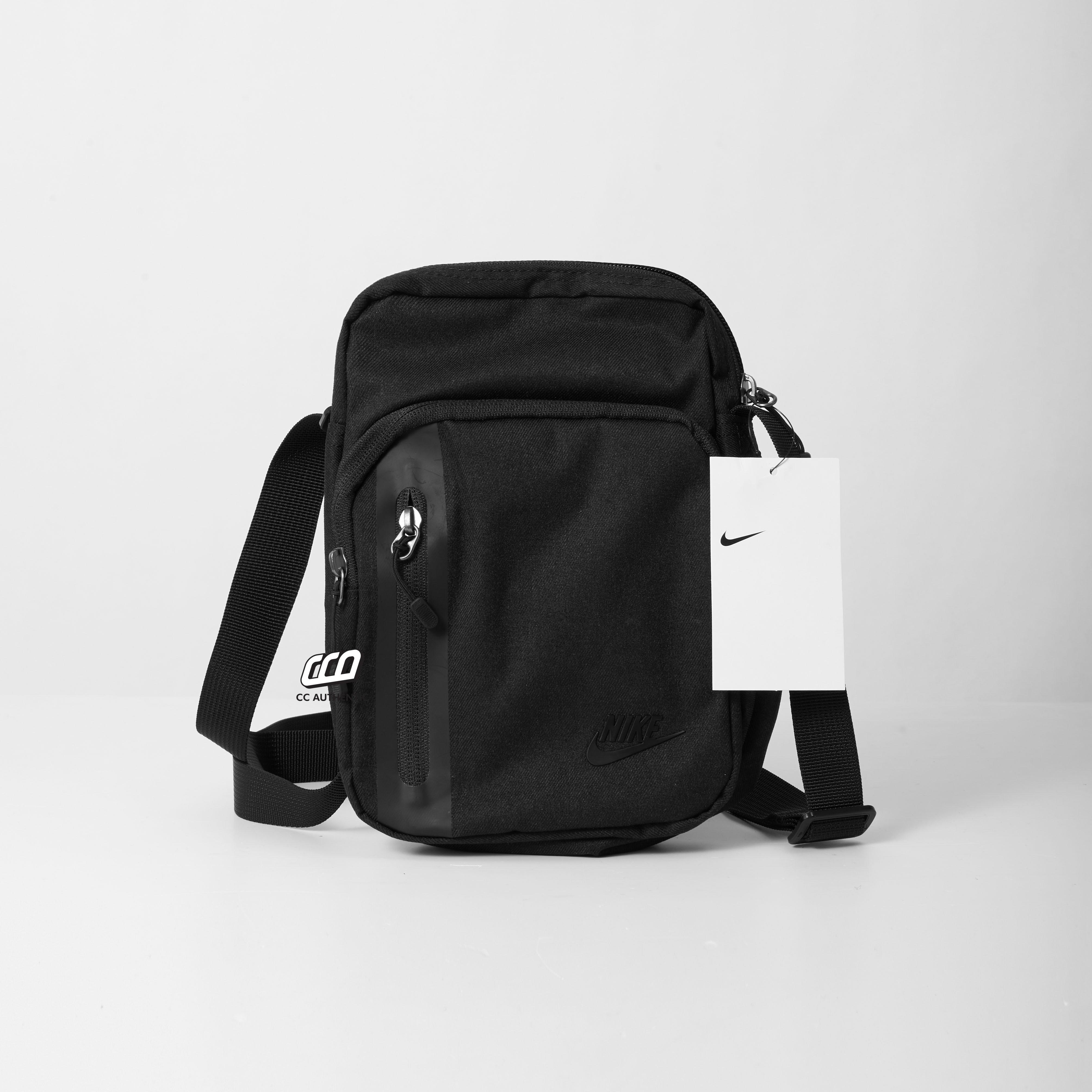 NIKE TECH SMALL LOGO CROSSBODY BAG - BLACK