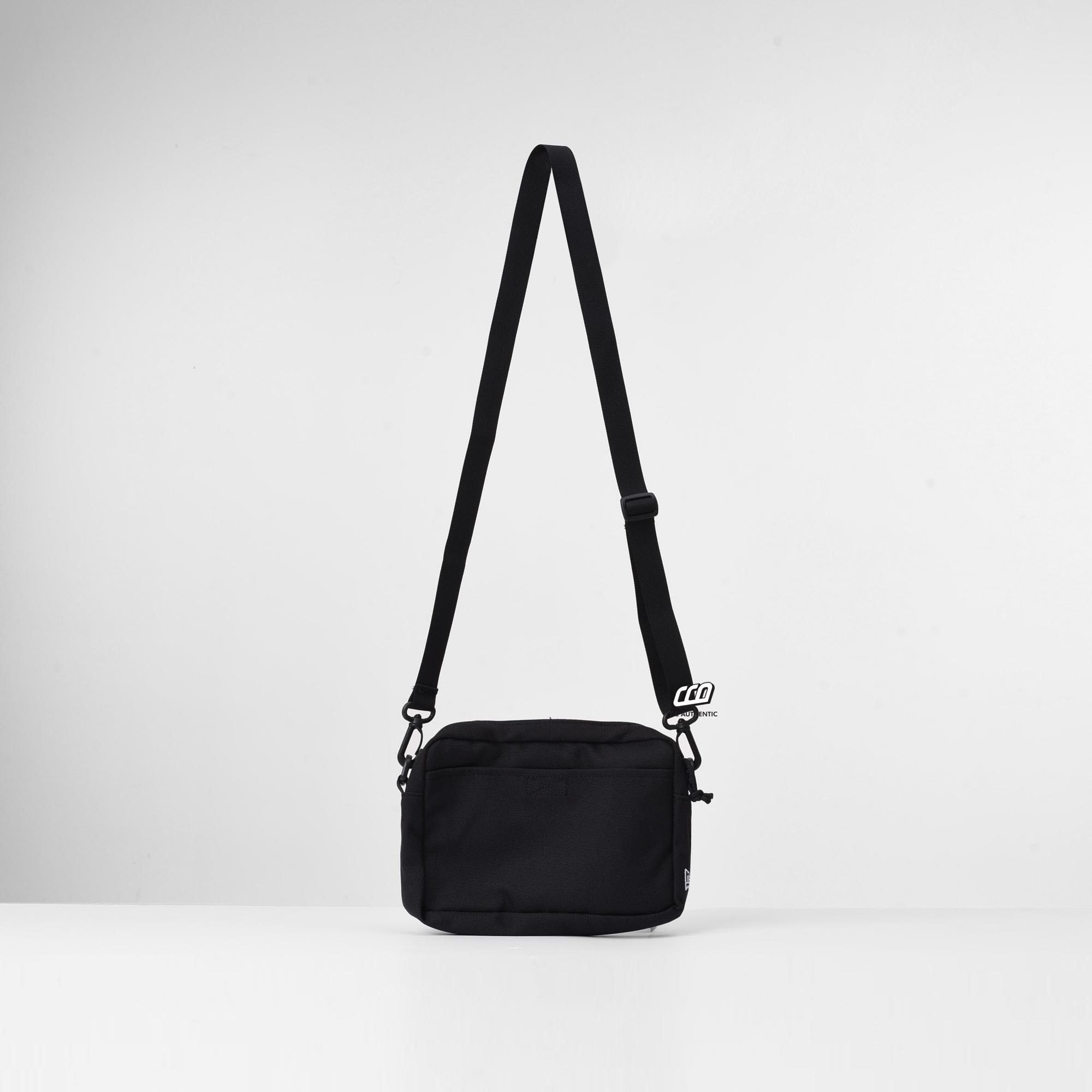 NEW ERA BIG LOGO SHOULDER BAG - BLACK