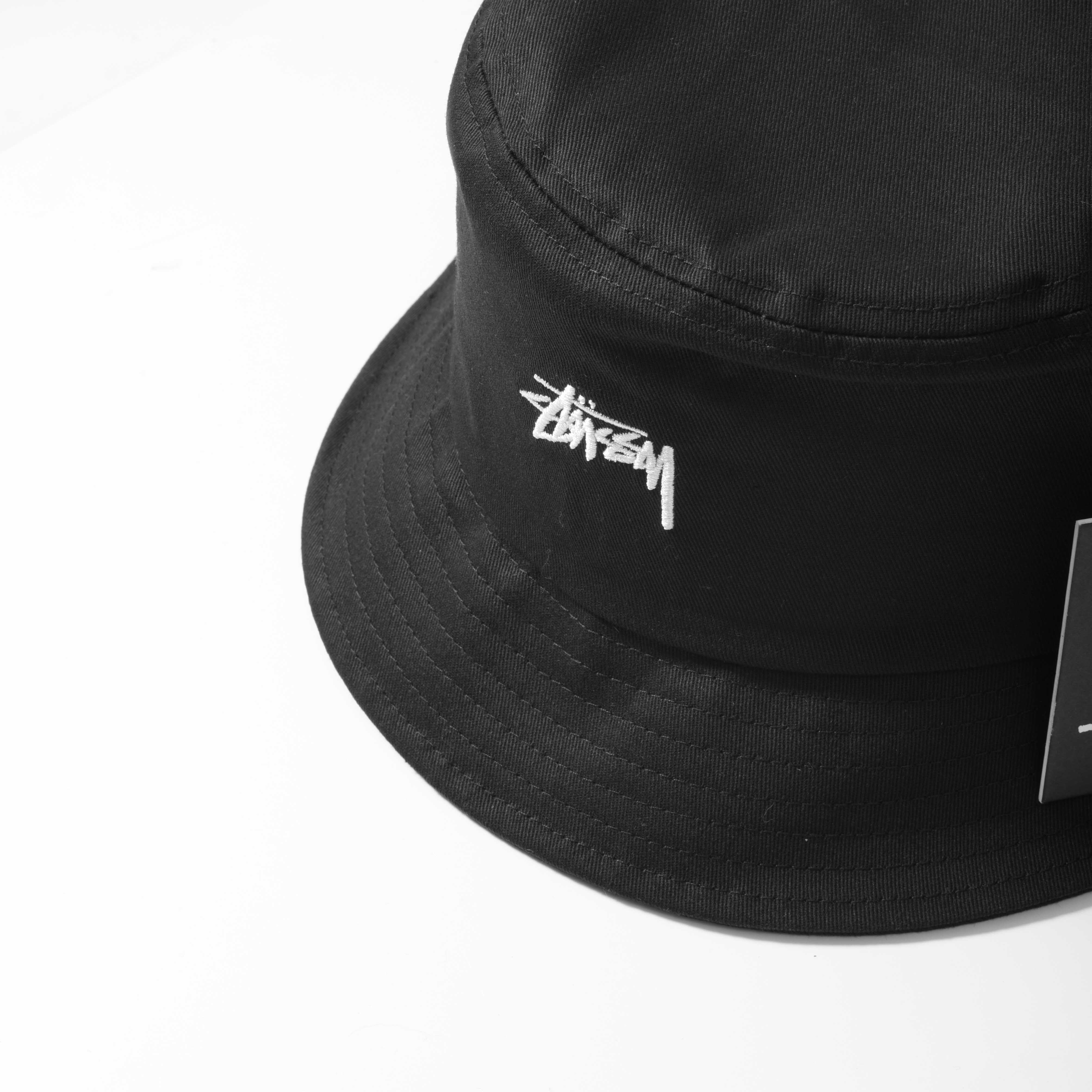 STUSSY STOCK BUCKET HAT - BLACK