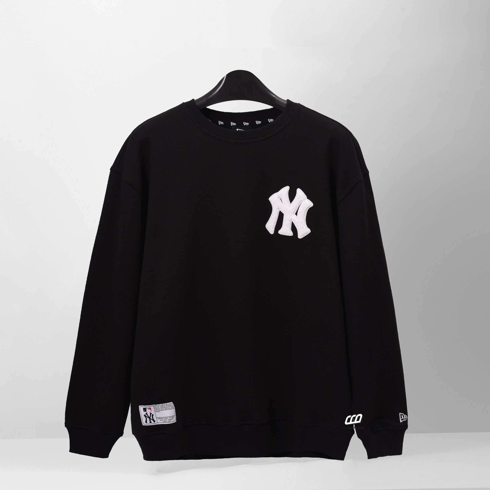 NEW ERA LOGO PATCH SWEATER - BLACK