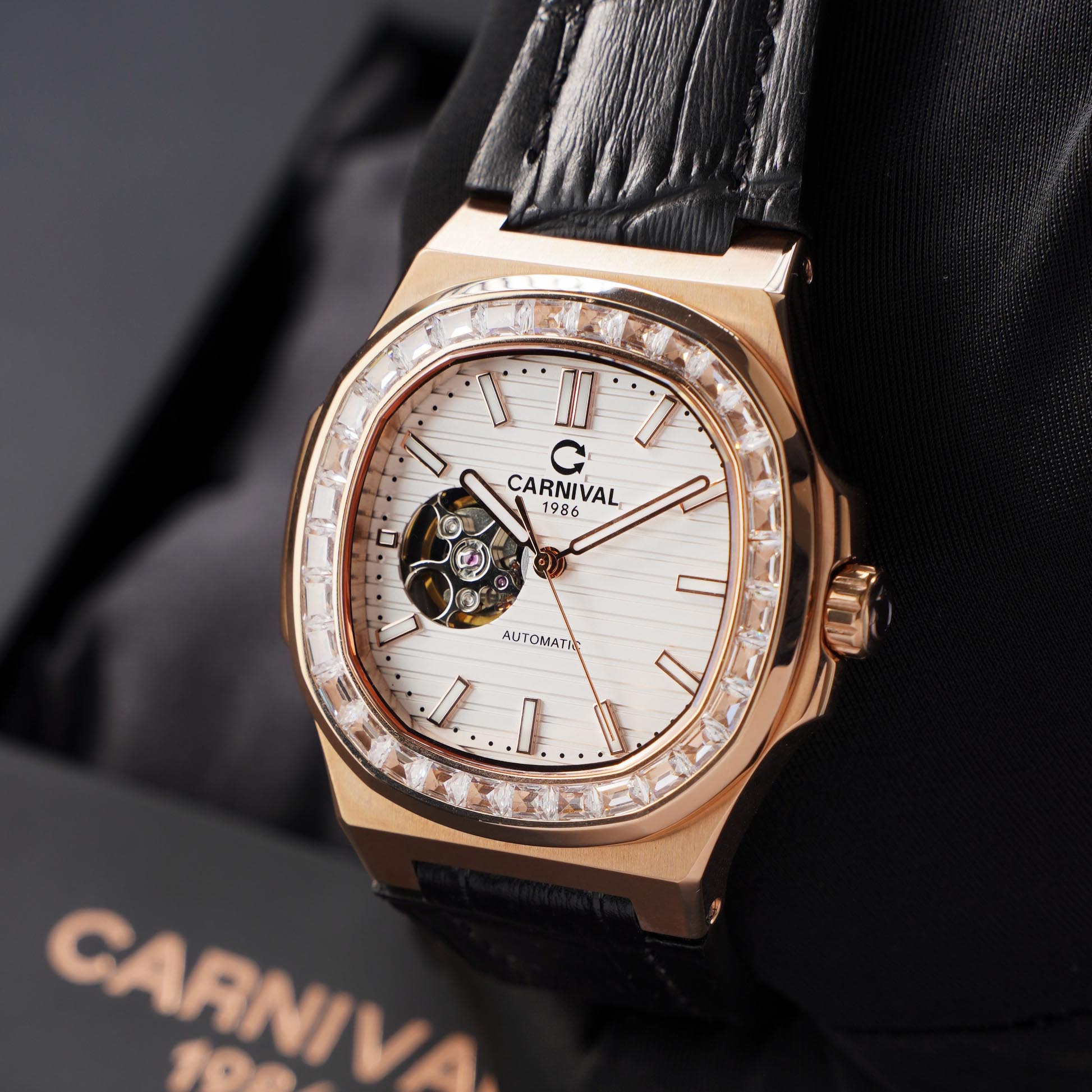 ĐỒNG HỒ NAM CARNIVAL 8128G VH DD T AUTOMATIC 40MM