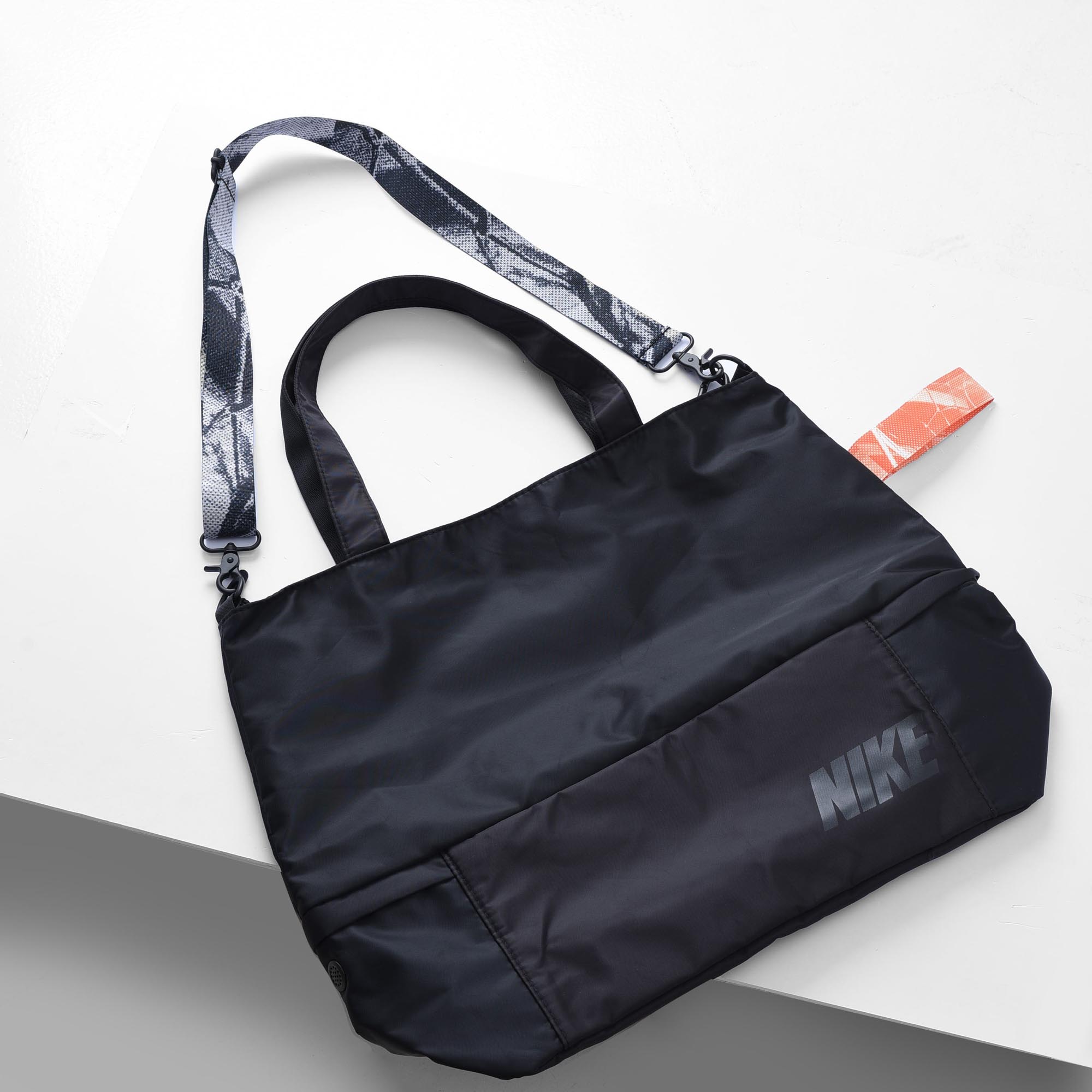 NIKE WATERPROOF LAYERED TOTE BAG - BLACK