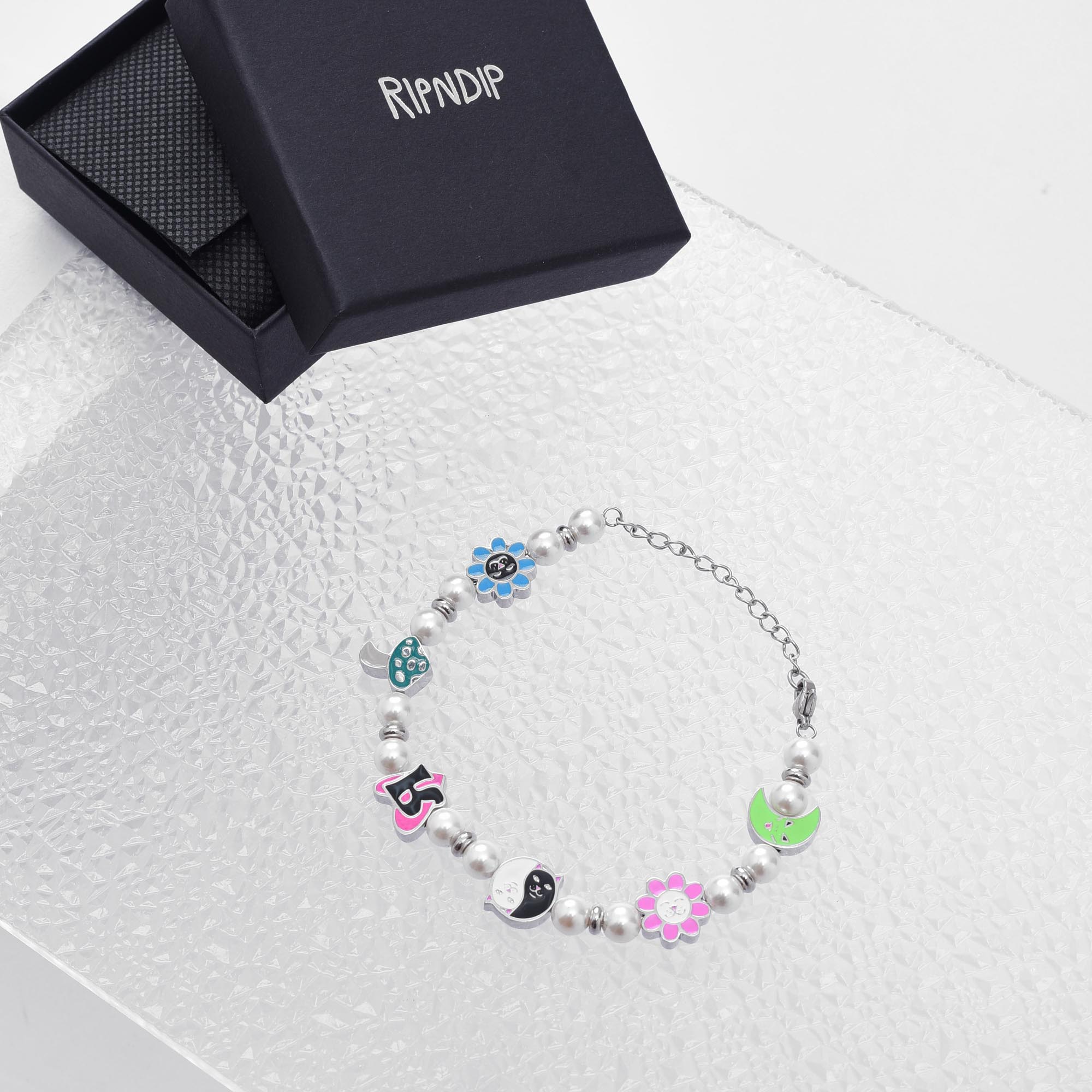RIPNDIP LUCKY CHARMS PEARL NECKLACE - SILVER