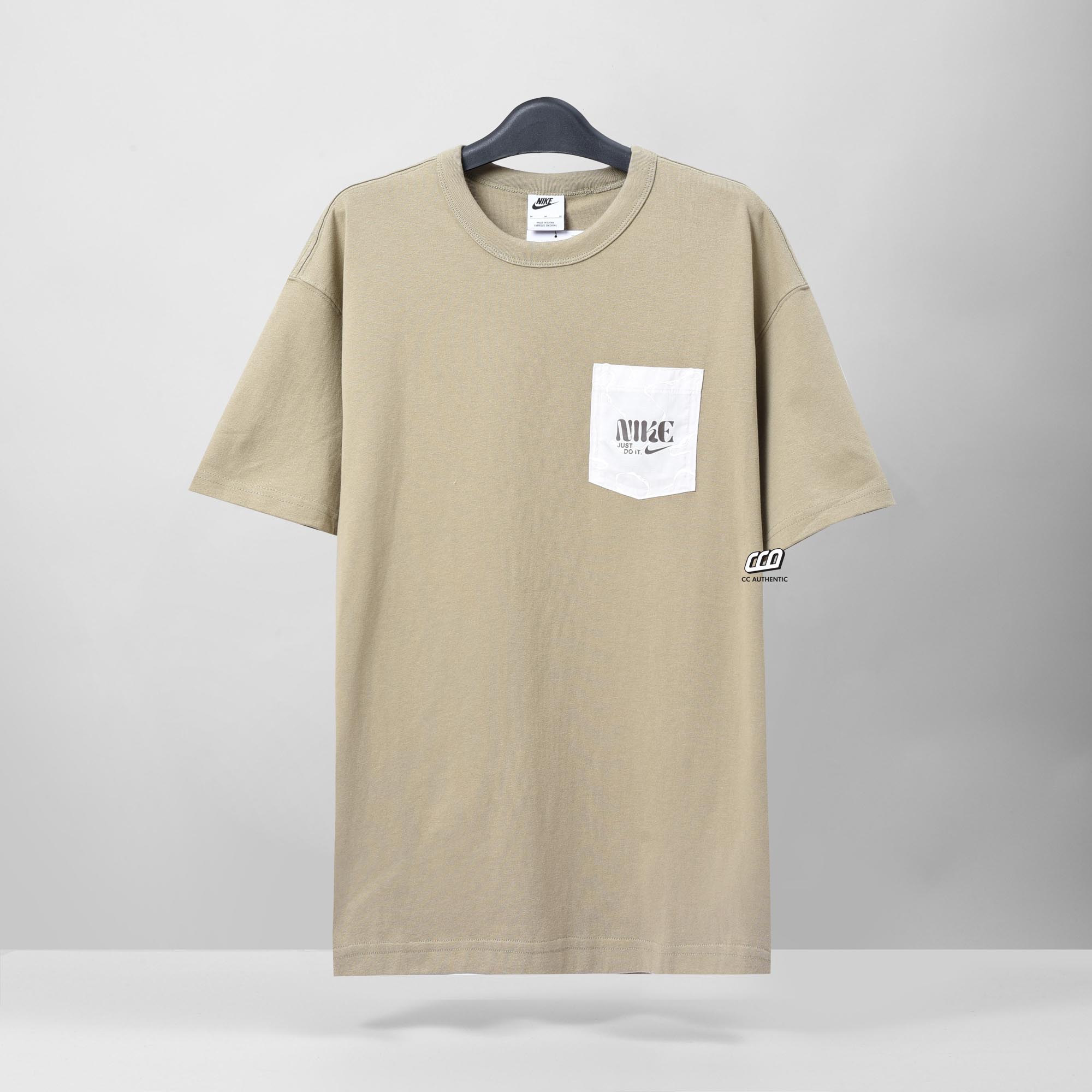 NIKE PREMIUM JUST DO IT CHEST POCKET T-SHIRT - OLIVE
