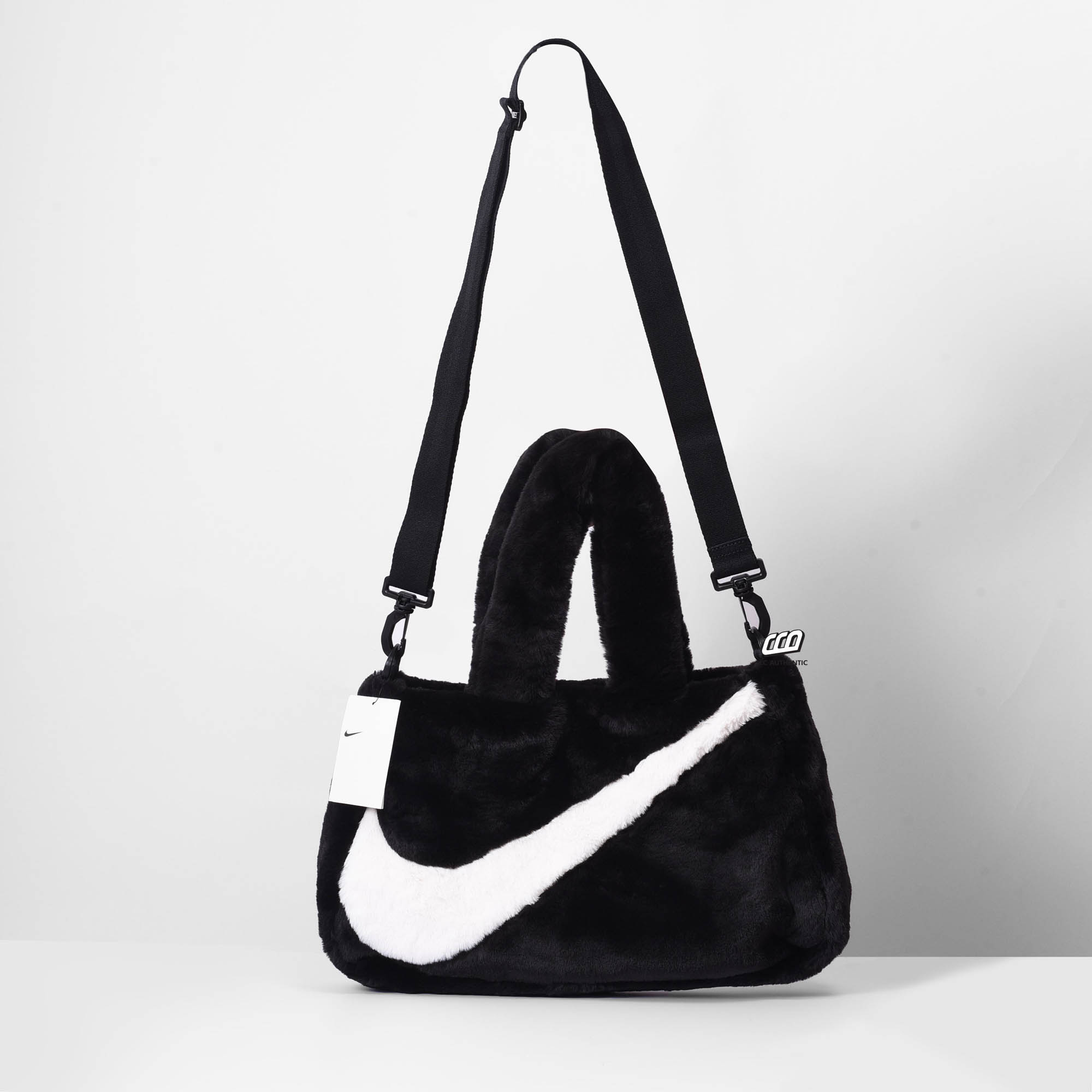 NIKE FAUX FUR TOTE BAG - BLACK