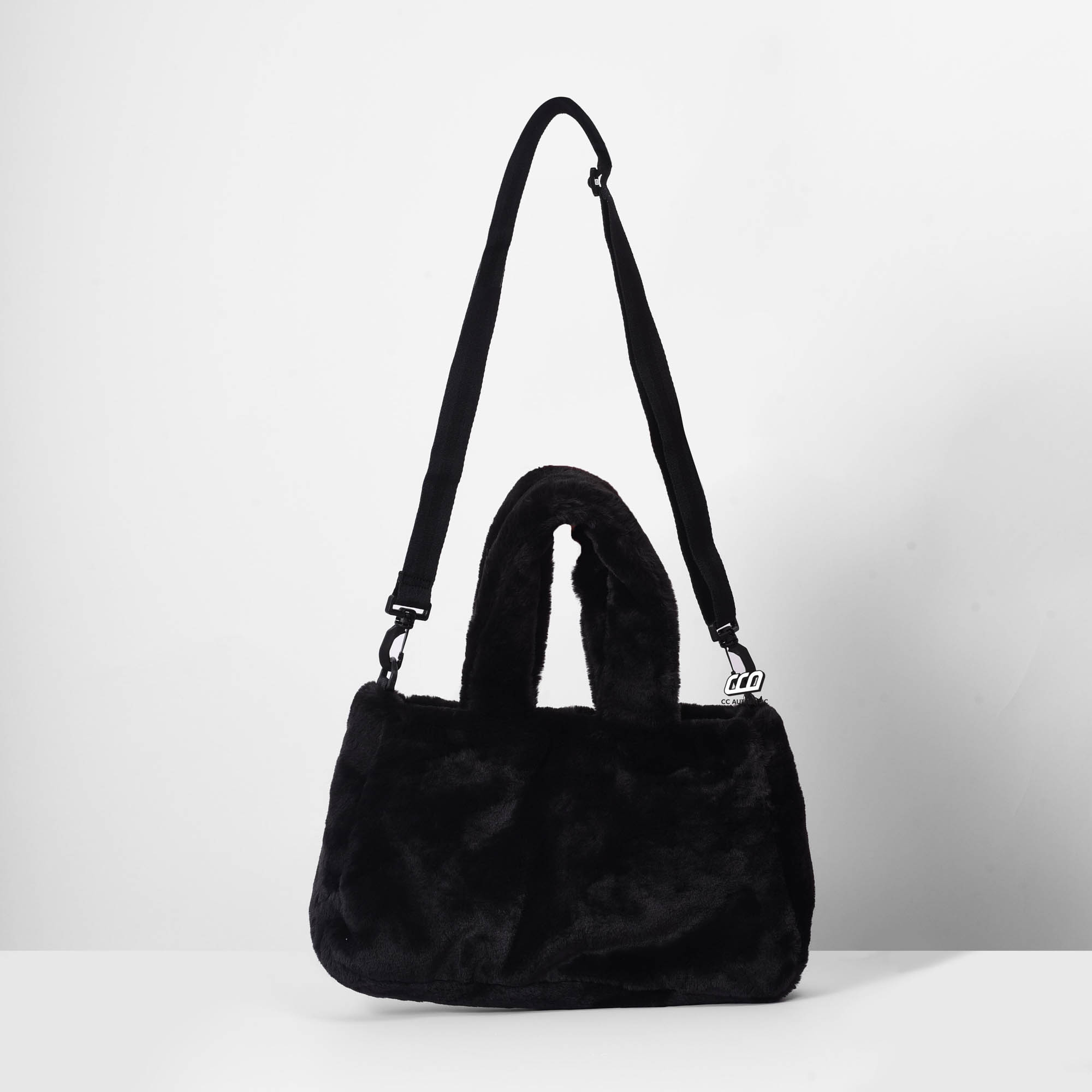 NIKE FAUX FUR TOTE BAG - BLACK