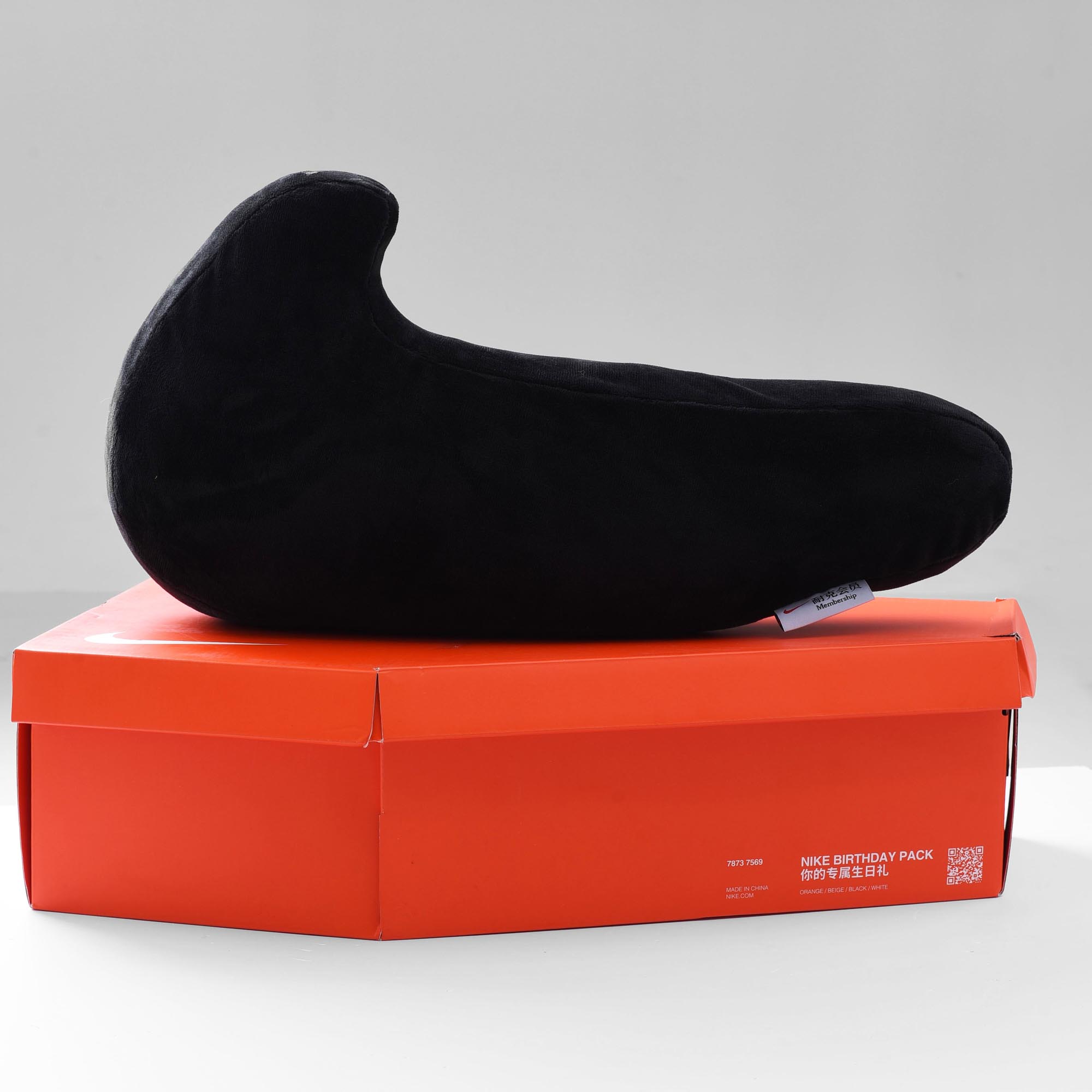 NIKE SWOOSH PILLOW PAPAYA - BLACK
