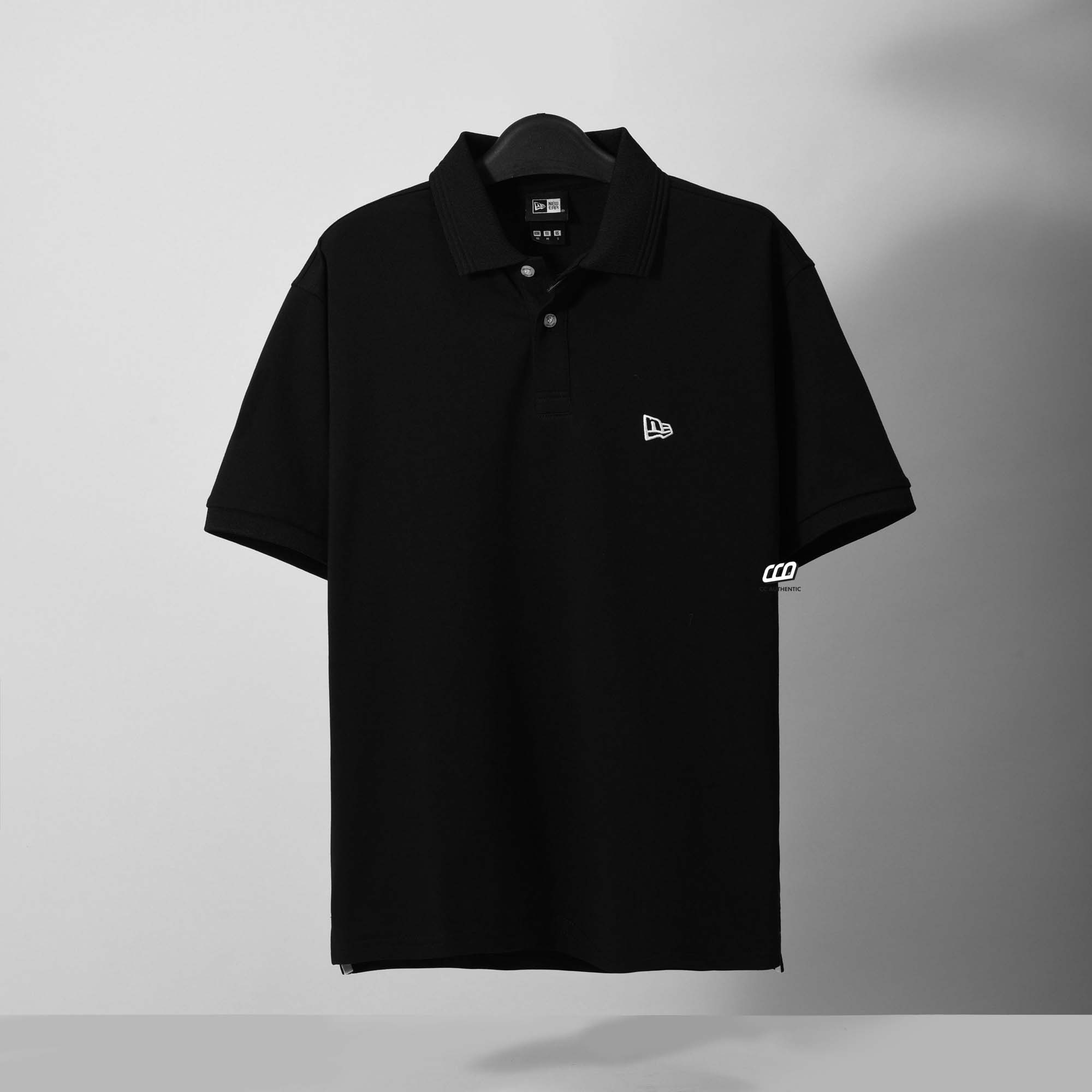 NEW ERA FLAG PIQUE POLO SHIRT - BLACK