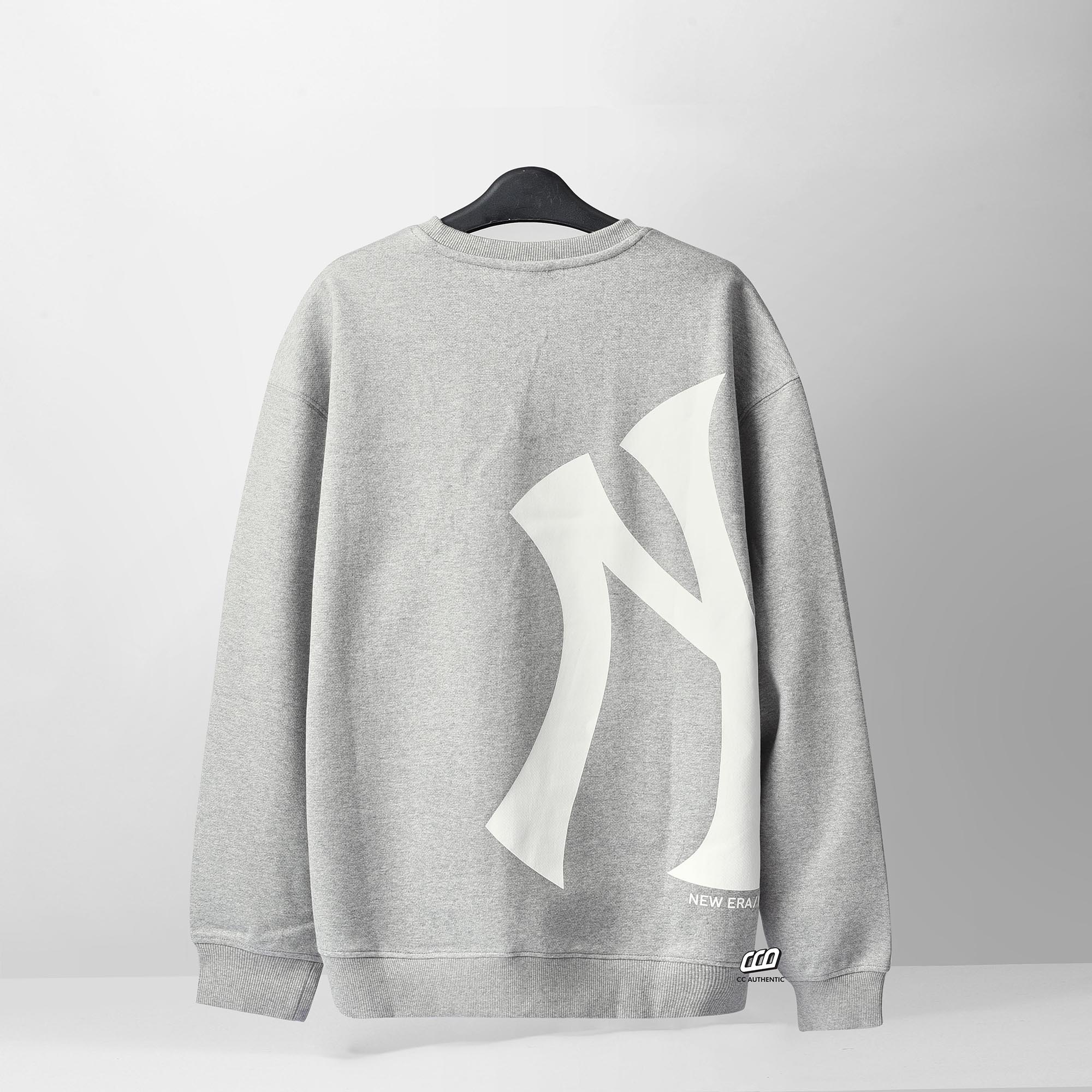 NEW ERA LOGO PATCH SWEATER - GREY