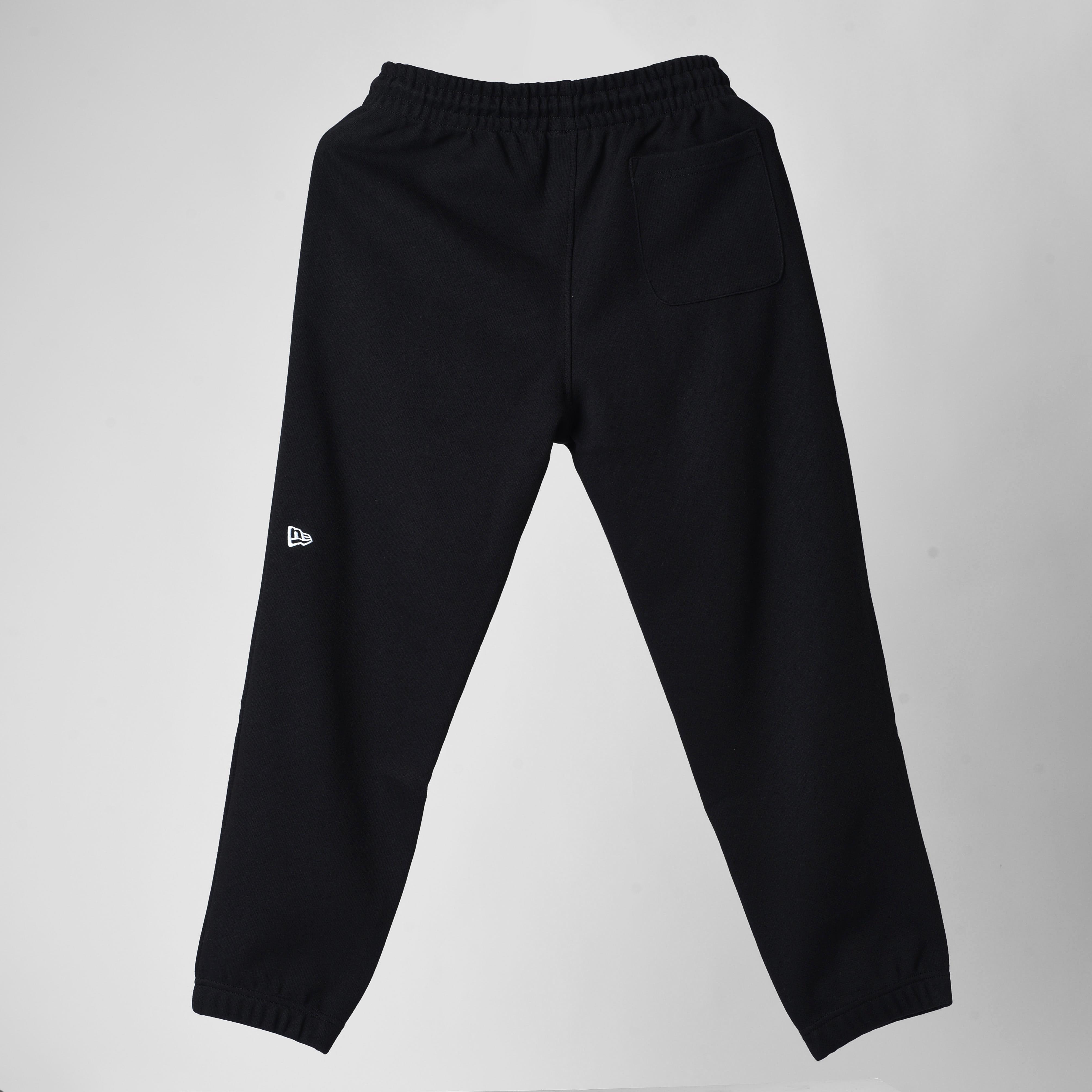 NEW ERA ESSENTIAL JOGGER - BLACK