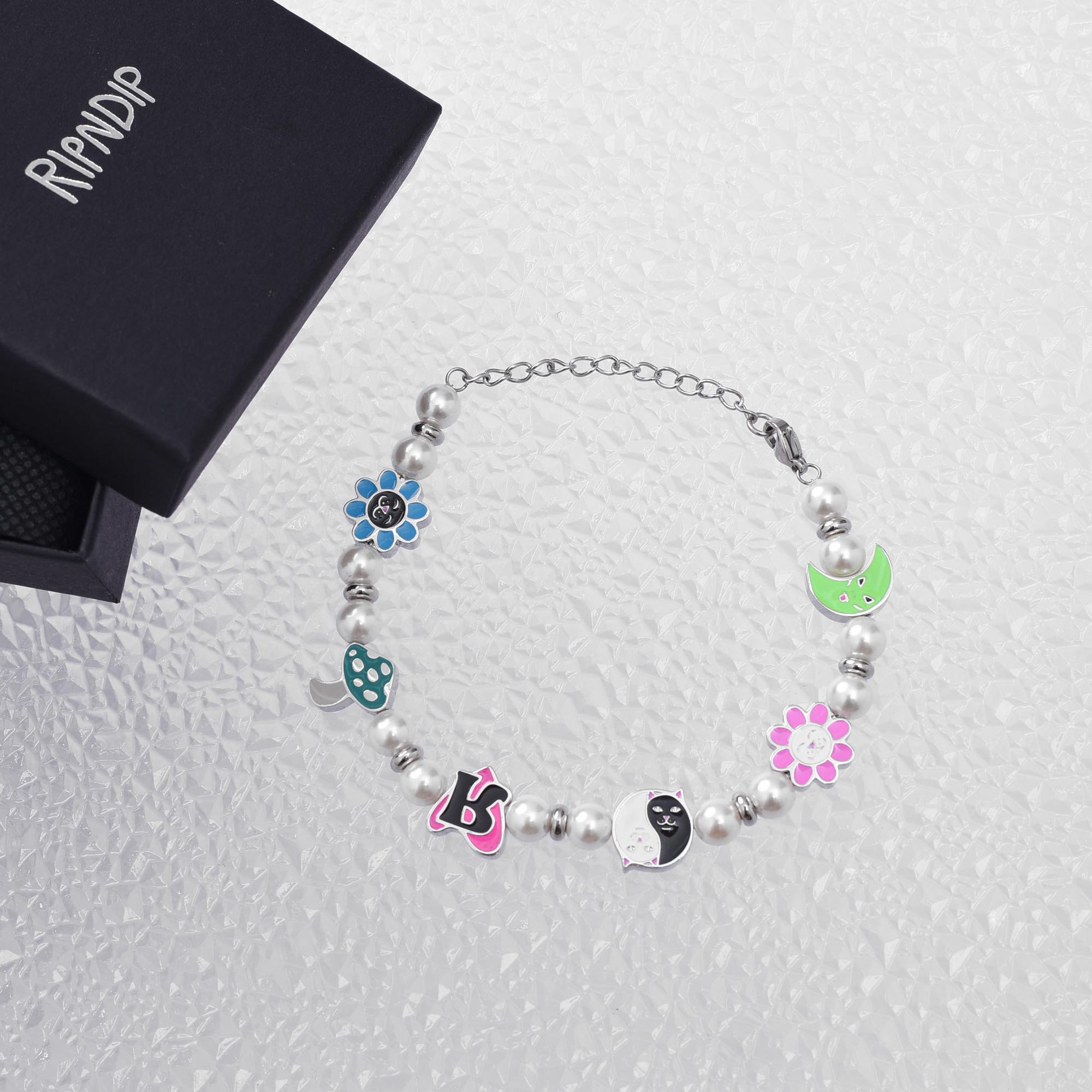 RIPNDIP LUCKY CHARMS PEARL NECKLACE - SILVER