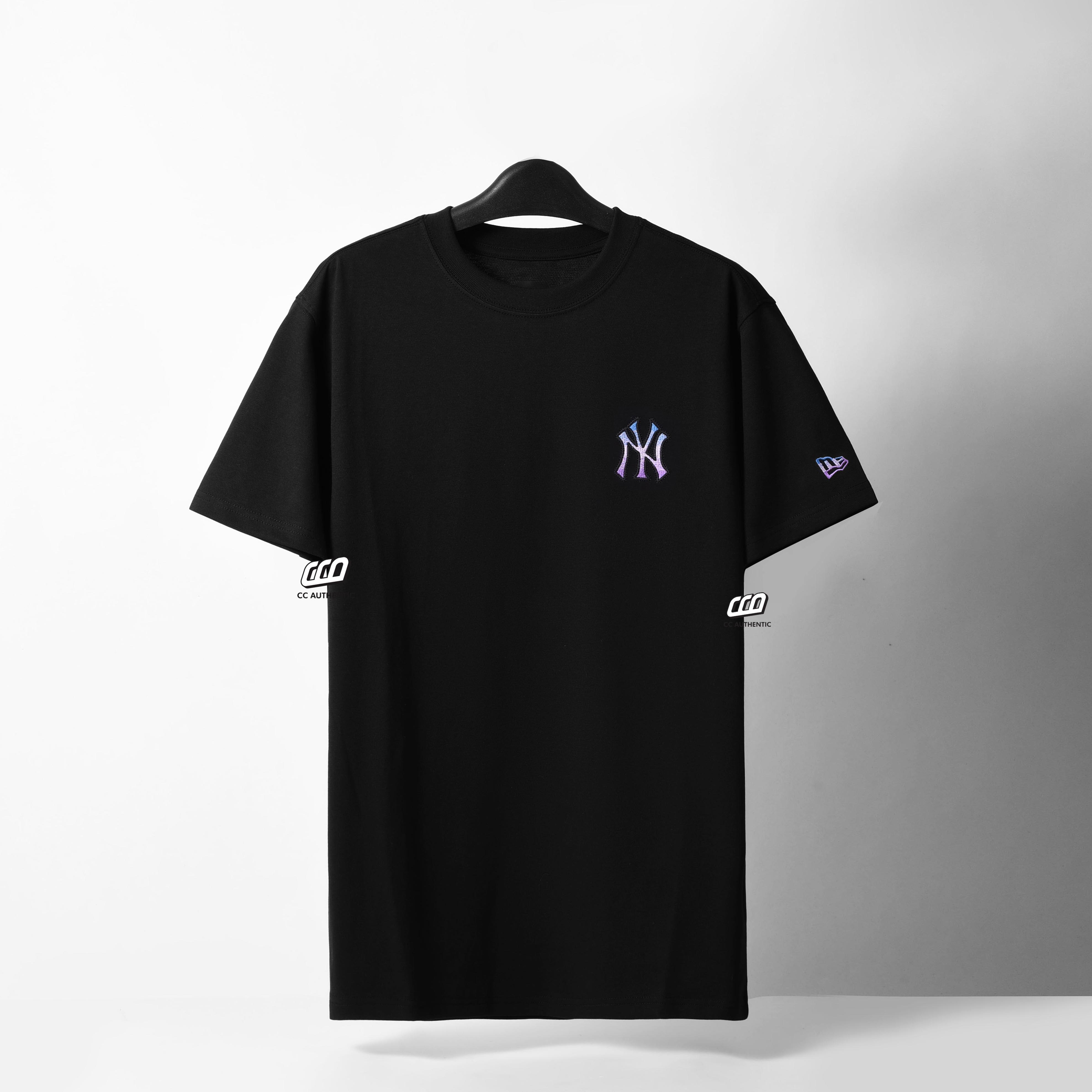NEW ERA GRADIENT BIG LOGO T-SHIRT - BLACK