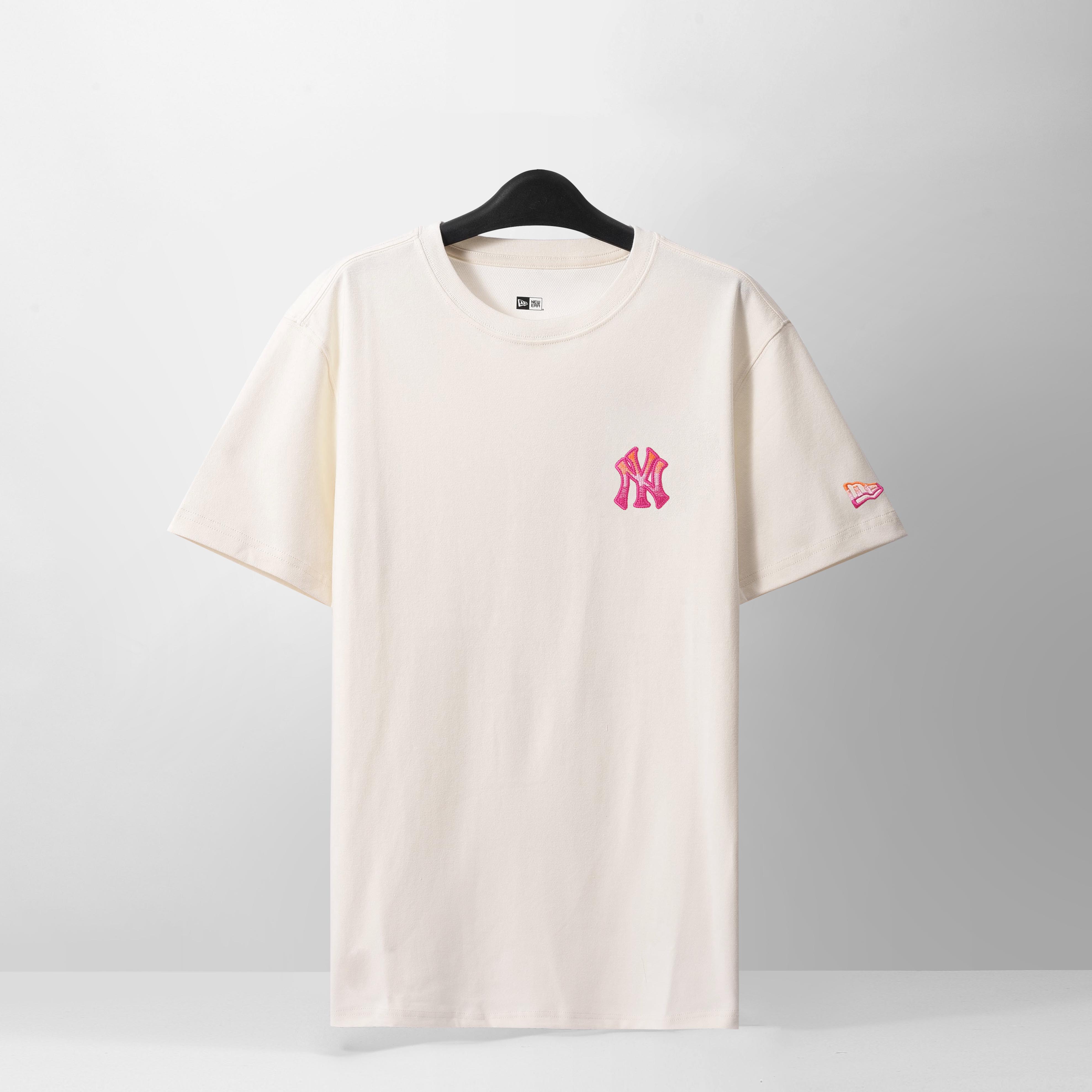 NEW ERA GRADIENT BIG LOGO T-SHIRT - IVORY