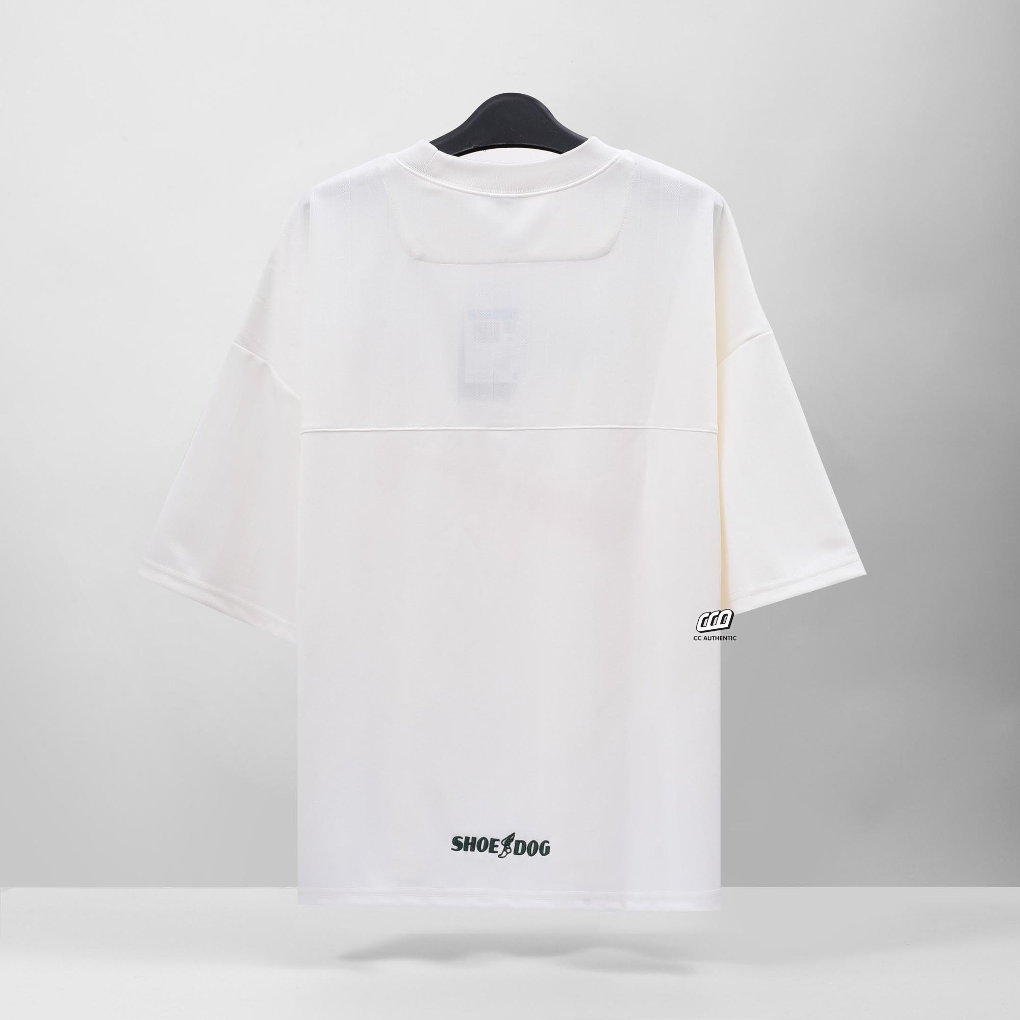 NIKE SPORTWEAR TREND SHOEDOG T-SHIRT - WHITE