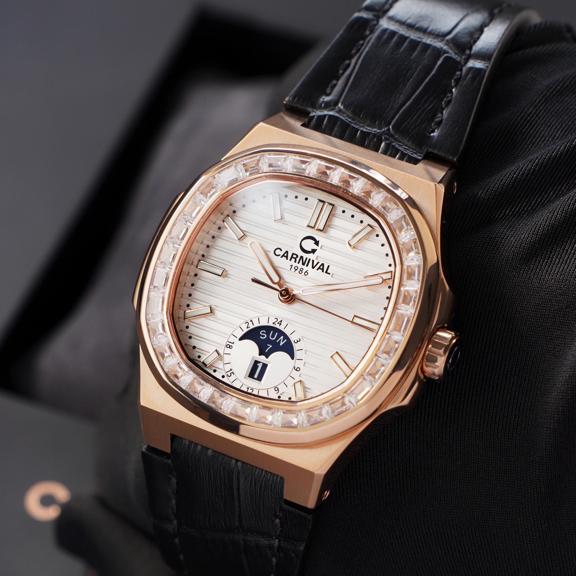 ĐỒNG HỒ NAM CARNIVAL 8110G VH DD T AUTOMATIC 40MM