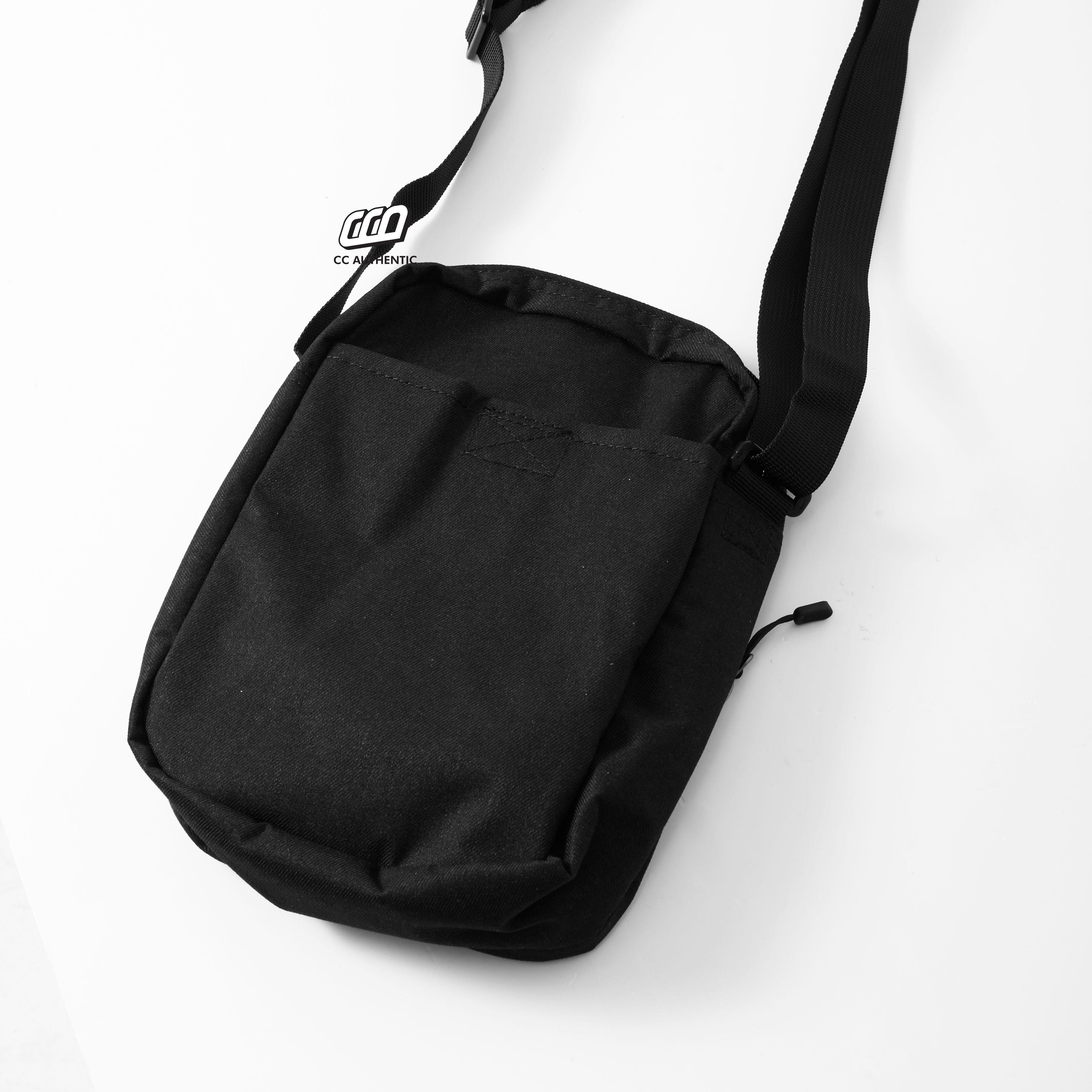NIKE TECH SMALL LOGO CROSSBODY BAG - BLACK