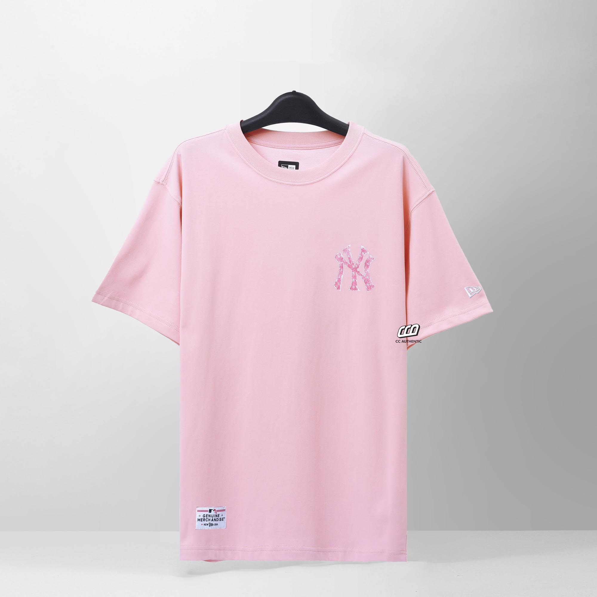 NEW ERA CLASSIC MONOGRAM T-SHIRT - PINK