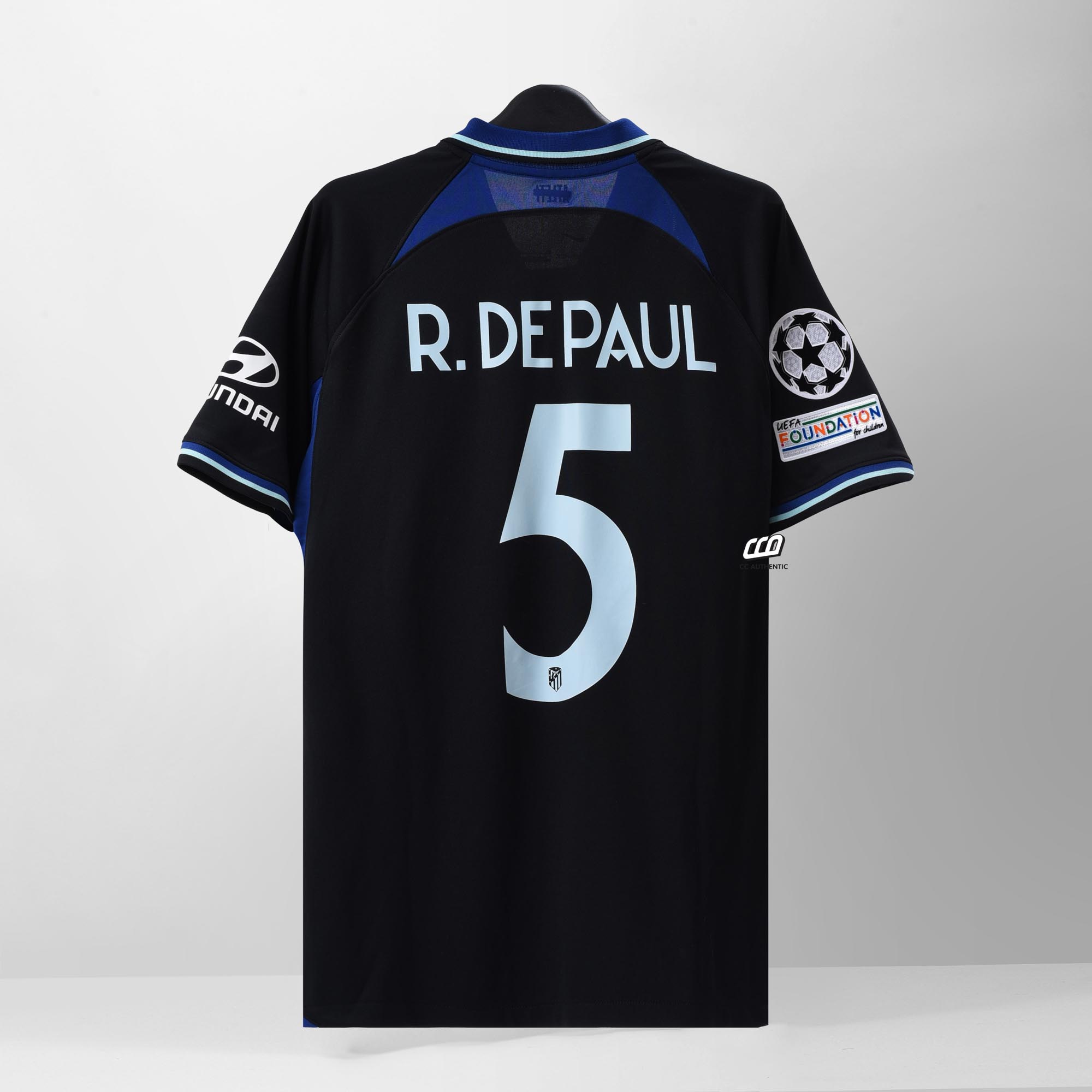 ATLETICO MADRID ( DE PAUL 5 )