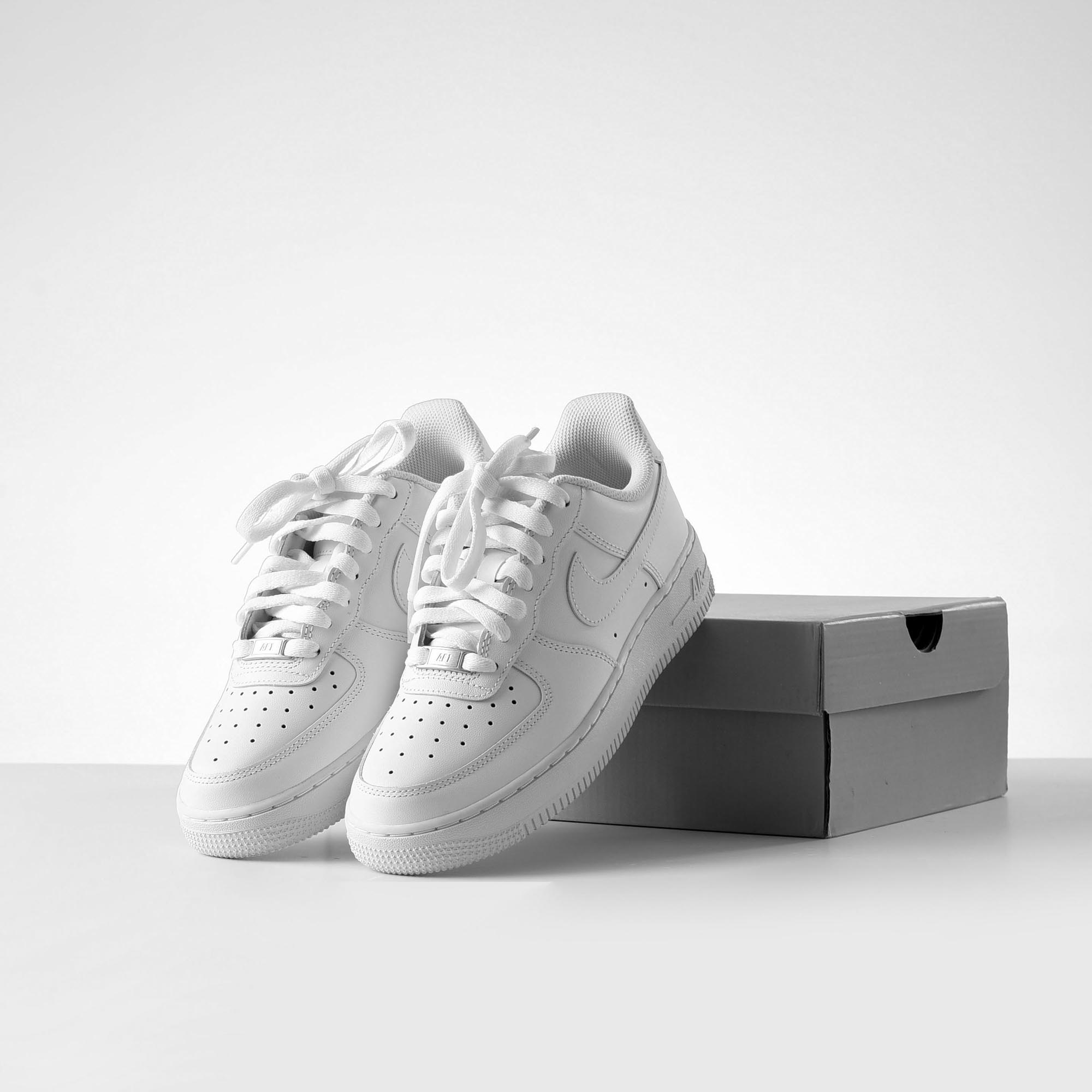 NIKE AIR FORCE 1 LOW GS - WHITE