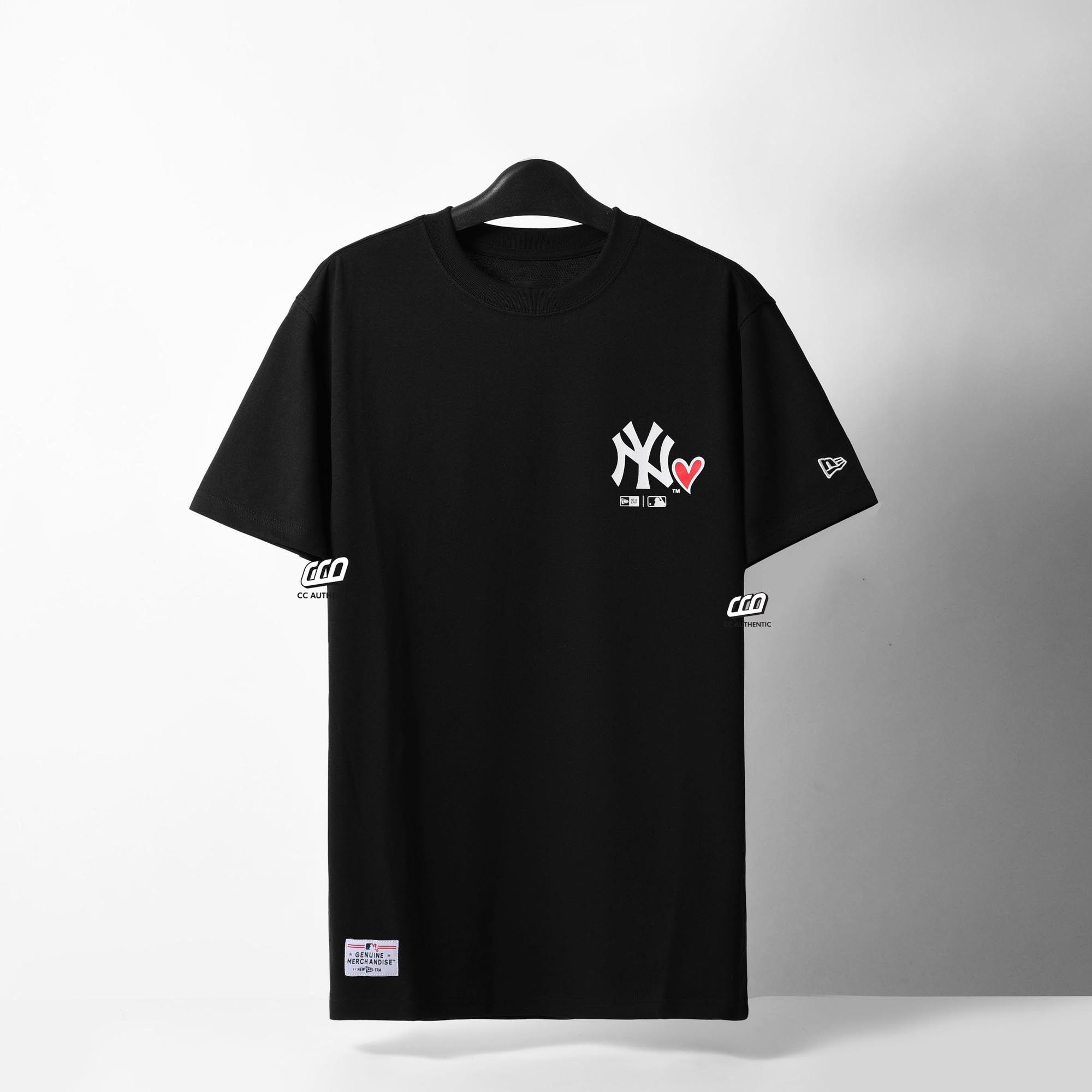 NEW ERA BASIC HEART T-SHIRT - BLACK