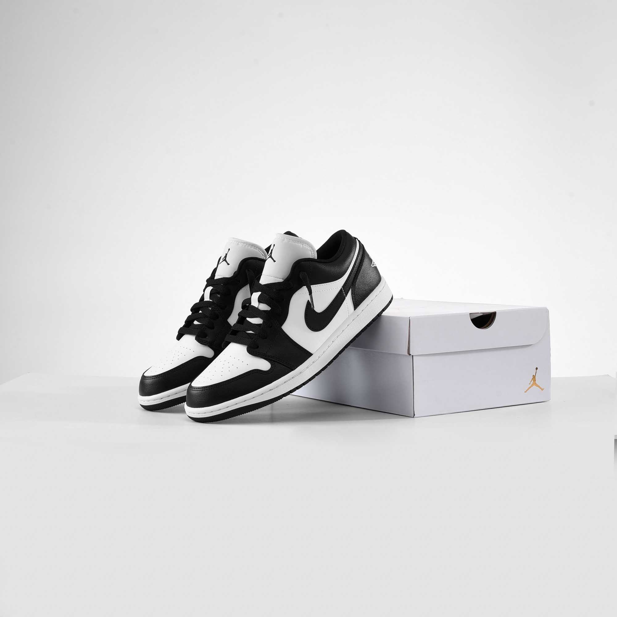 NIKE AIR JORDAN 1 LOW PANDA - BLACK/WHITE