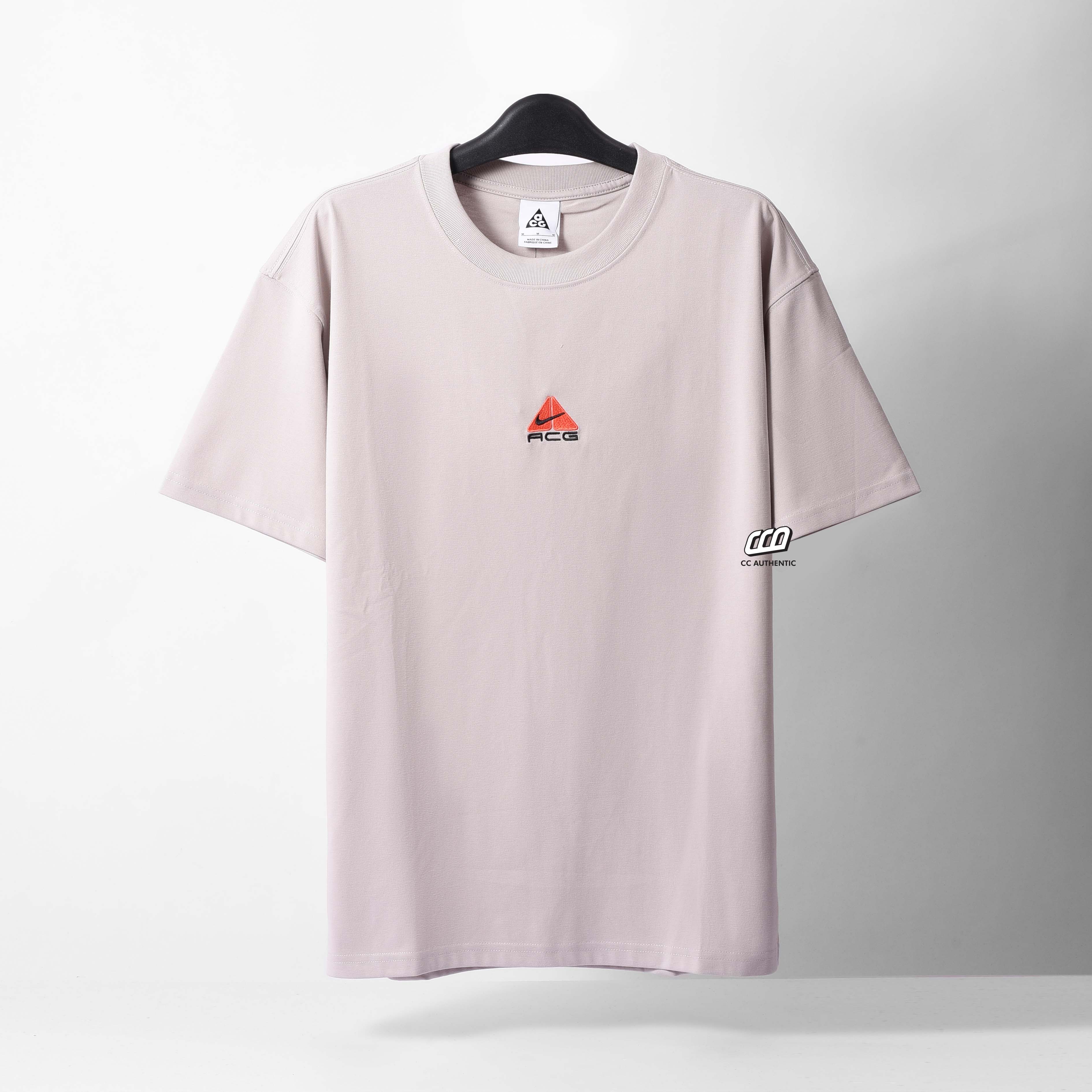 NIKE ACG SOLID COLOR SMALL LOGO T-SHIRT - NATURAL