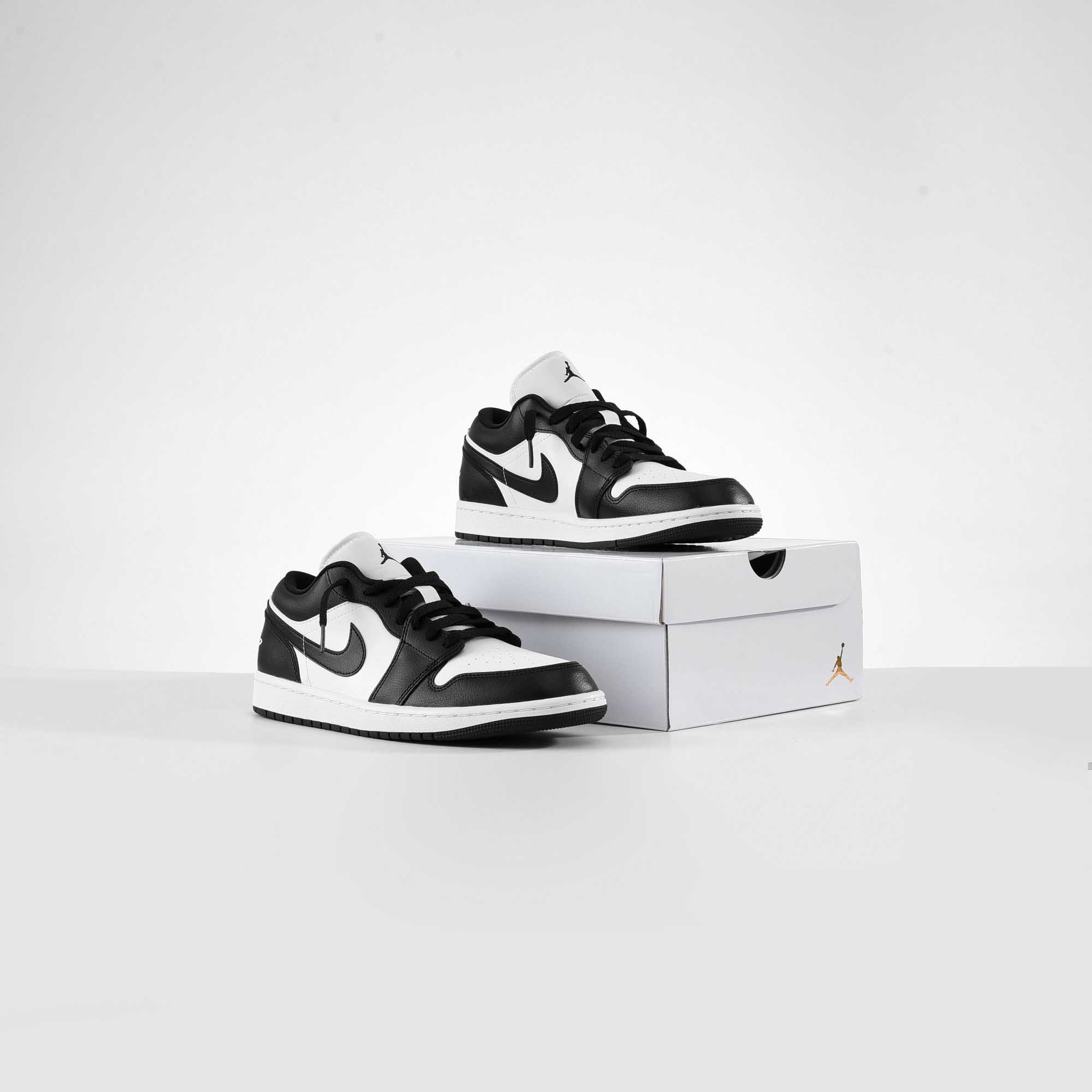 NIKE AIR JORDAN 1 LOW PANDA - BLACK/WHITE