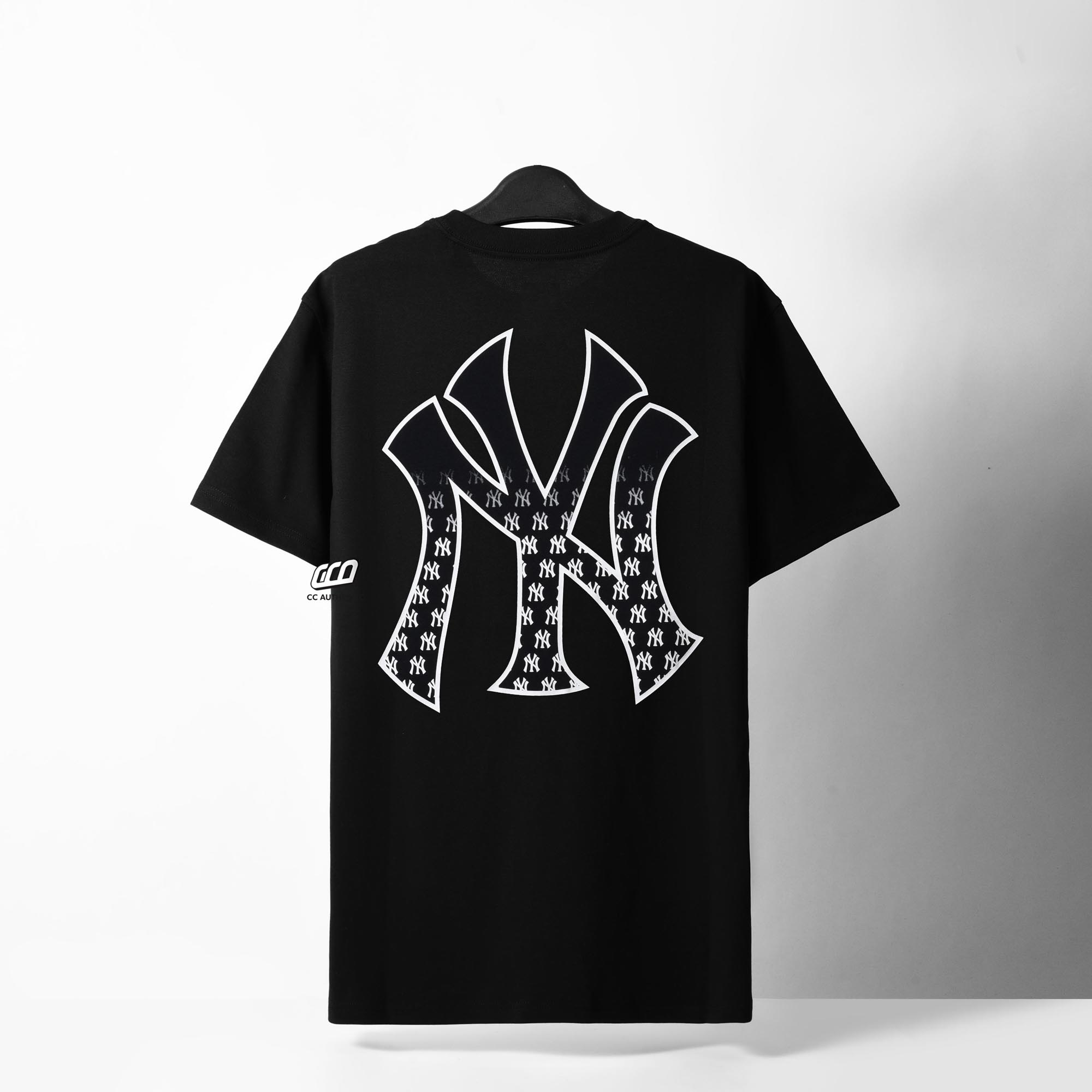 NEW ERA MONO GRADIENT LOGO T-SHIRT - BLACK