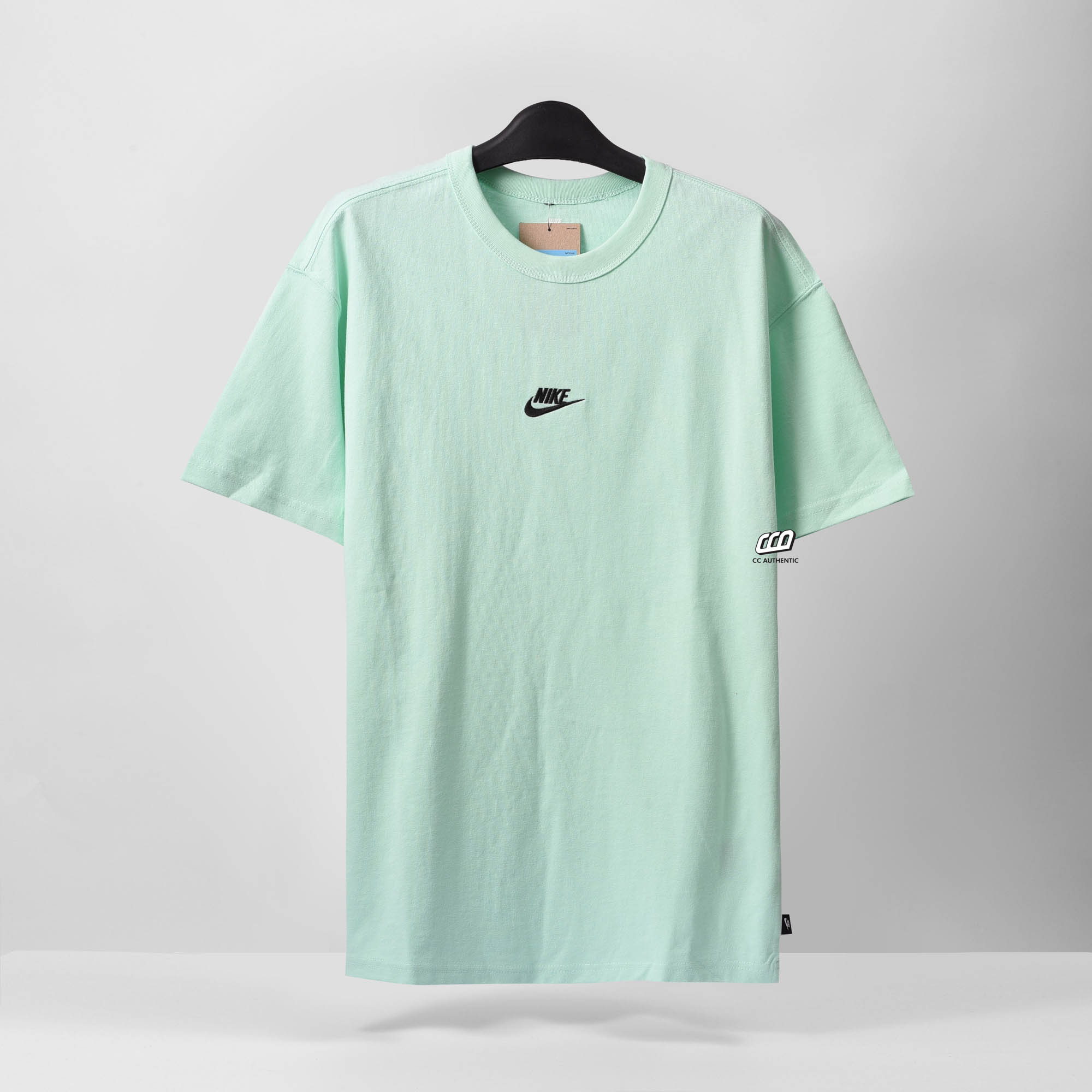 NIKE PREMIUM ESSENTIALS EMBROIDERED BASIC LOGO T-SHIRT - MINT