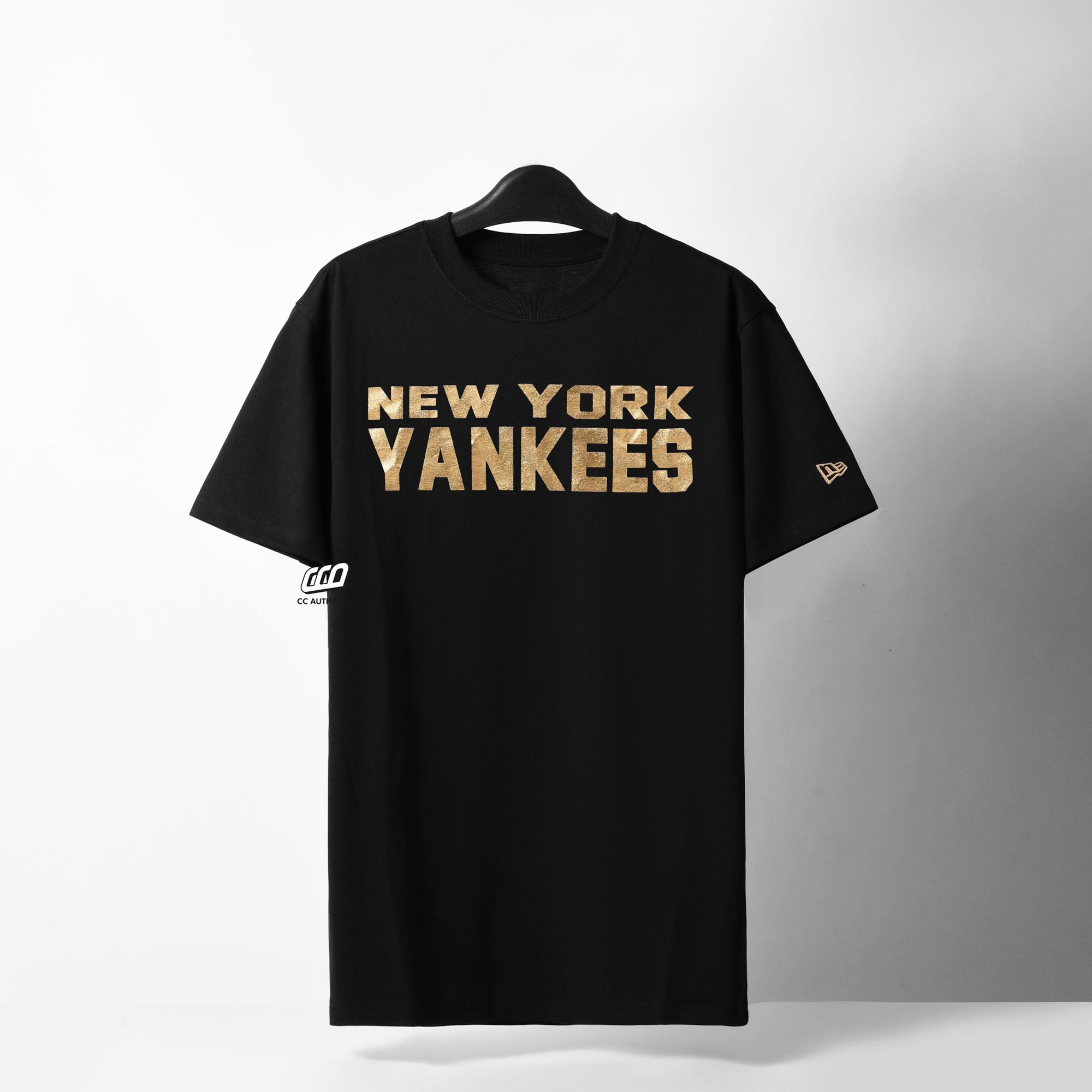 NEW ERA GOLD NEW YORK T-SHIRT - BLACK