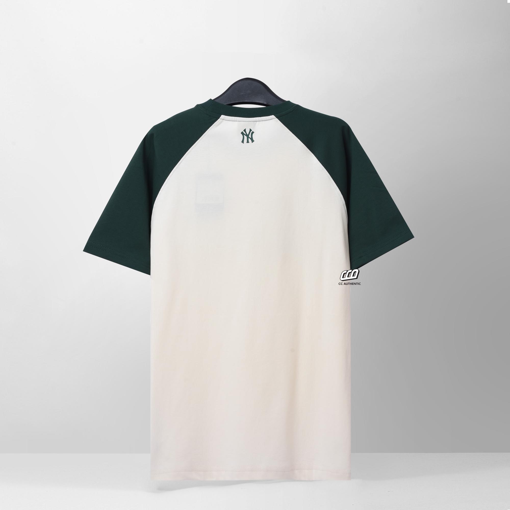 NEW ERA ARCH T-SHIRT - DARK GREEN/IVORY