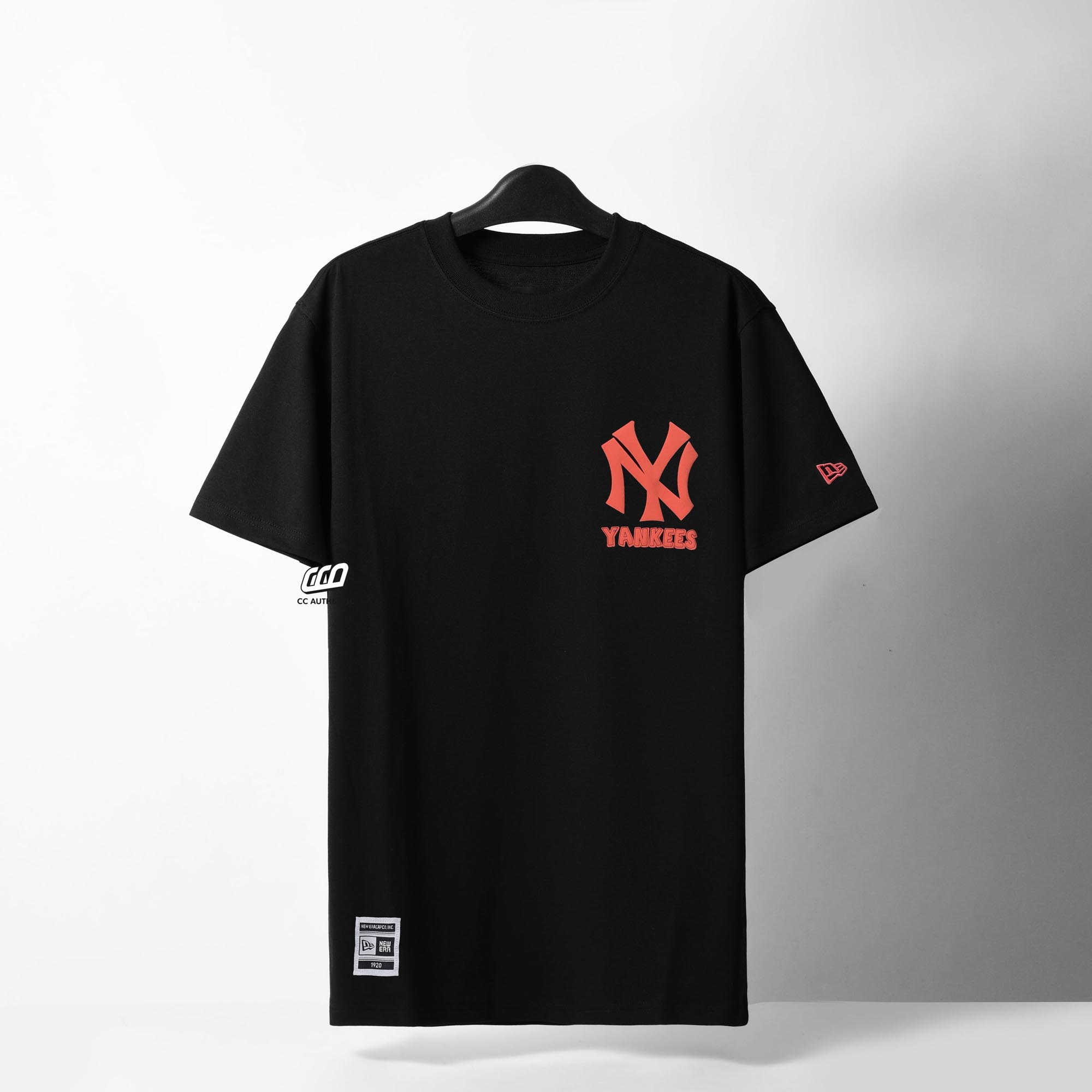 NEW ERA BIG LOGO NYYK T-SHIRT - BLACK/ORANGE