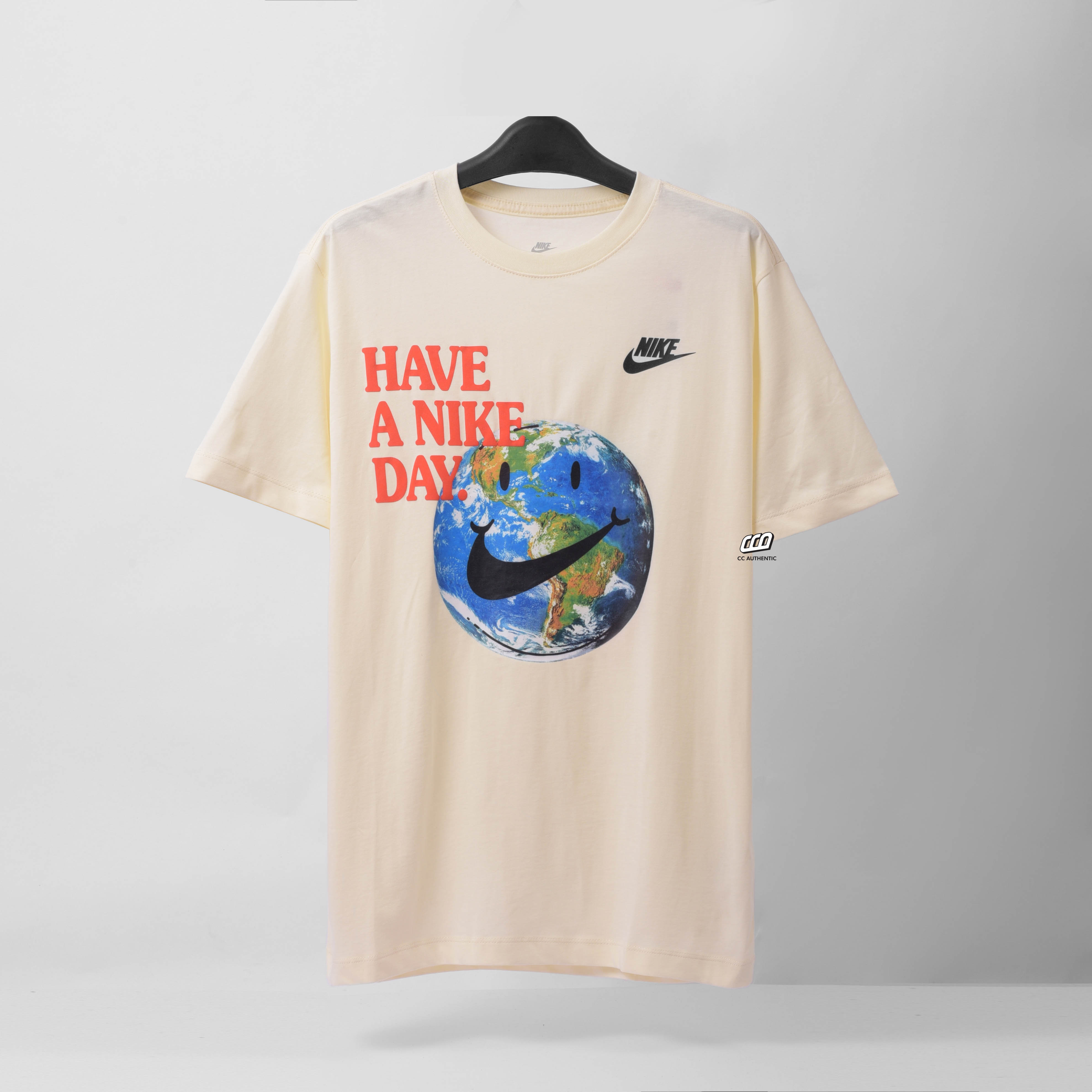 NIKE HAVE A NIKE DAY T-SHIRT - CREAM