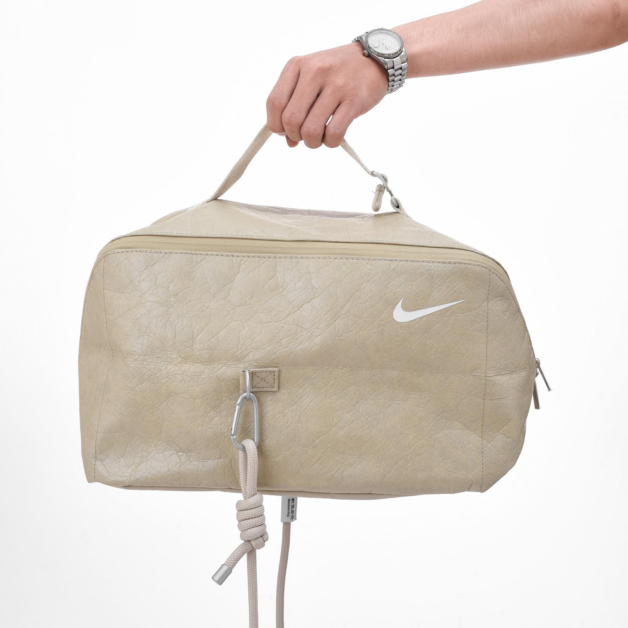 NIKE MEMBER LIMITED TREASURE STOREGE SPORTS EYE CATCHING SHOULDER BAG