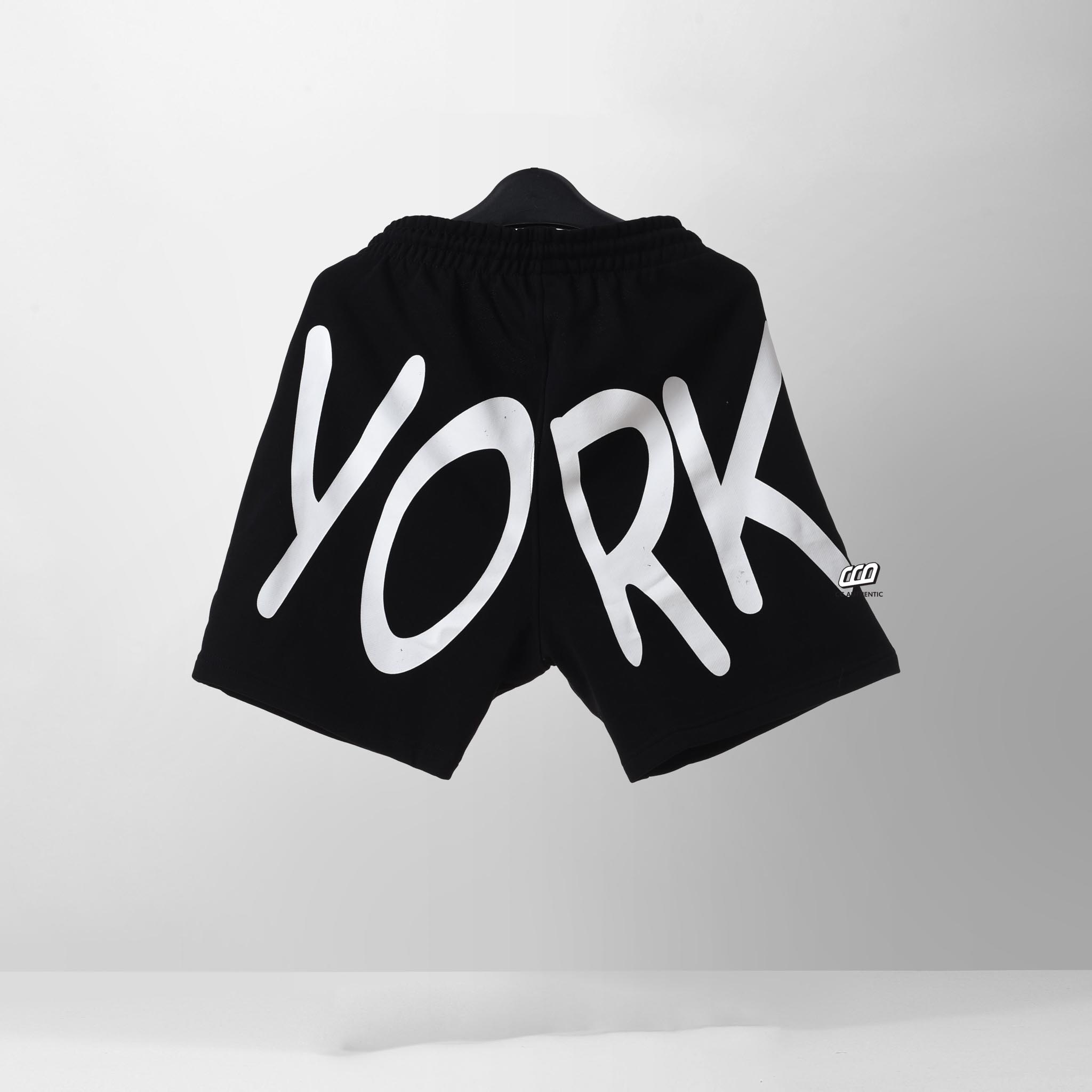 NEW ERA NEW YORK BIG LOGO SHORT - BLACK
