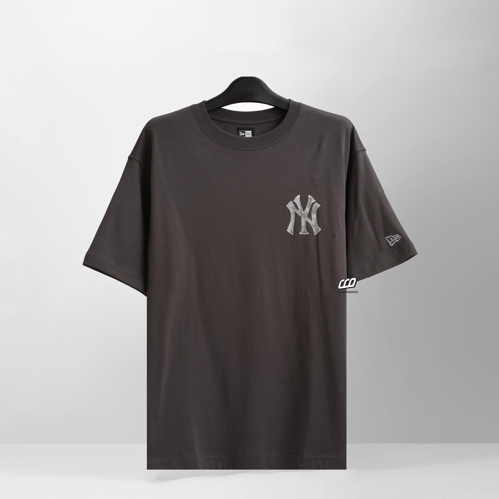 NEW ERA CLASSIC MONOGRAM T-SHIRT - GREY