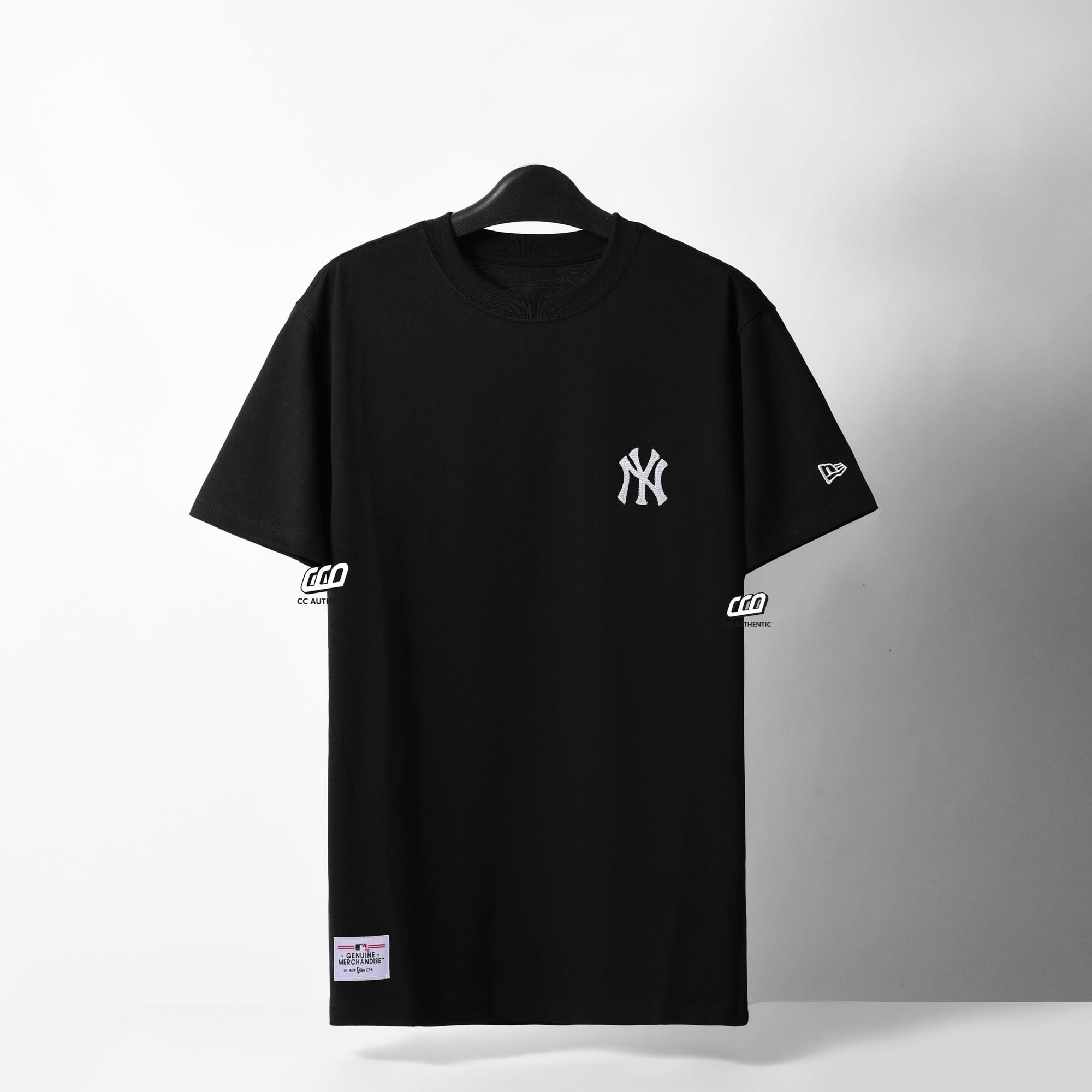 NEW ERA NY MONOGRAM LOGO T-SHIRT - BLACK