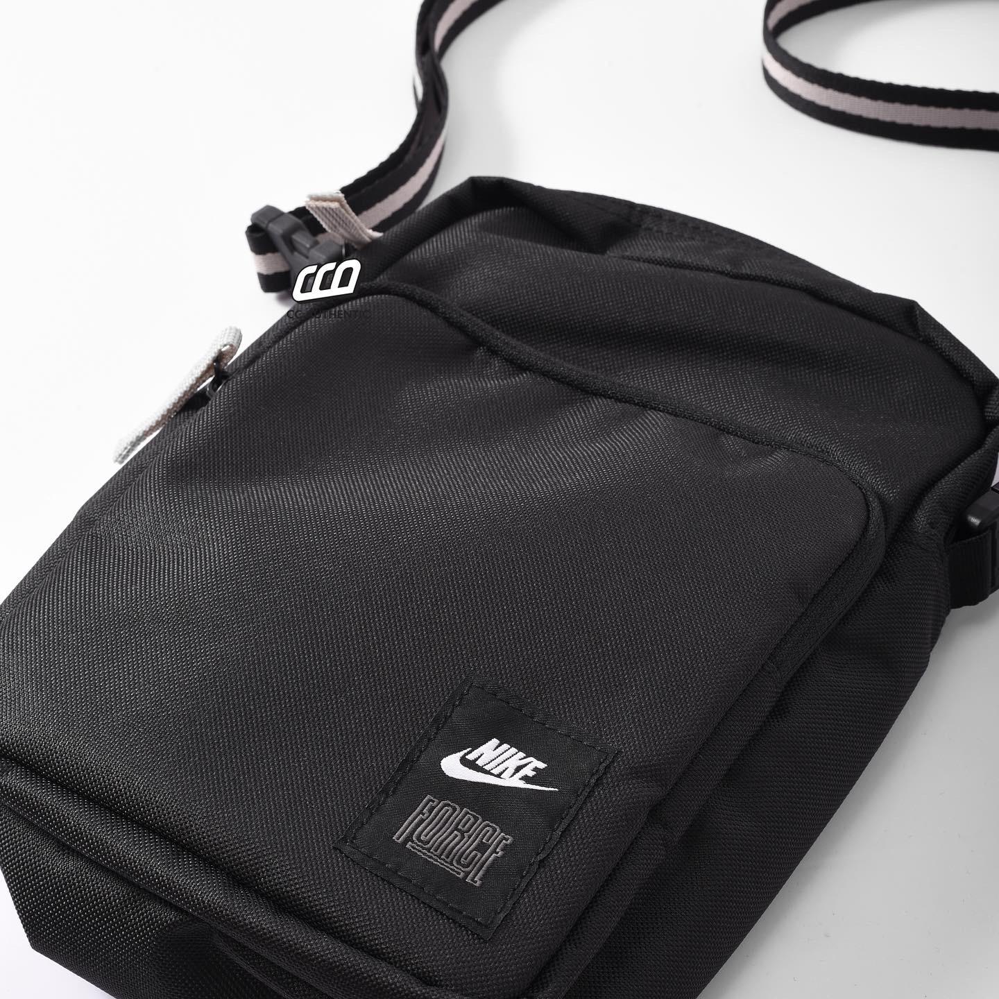 Nike Heritage Crossbody Force Bag