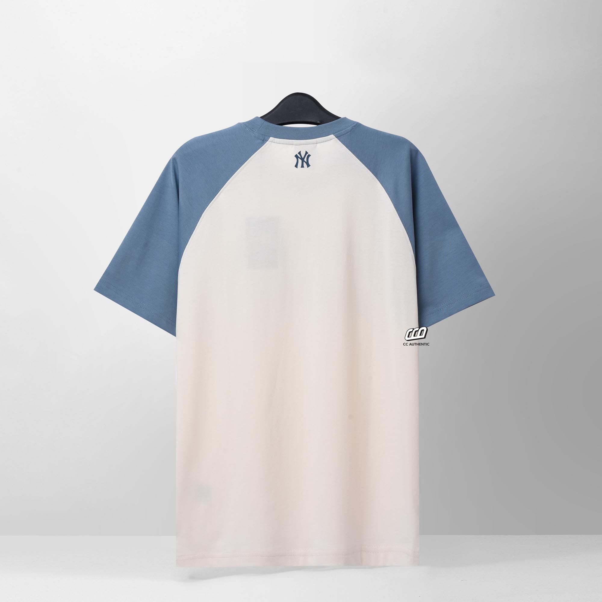 NEW ERA ARCH T-SHIRT - SKYBLUE/IVORY