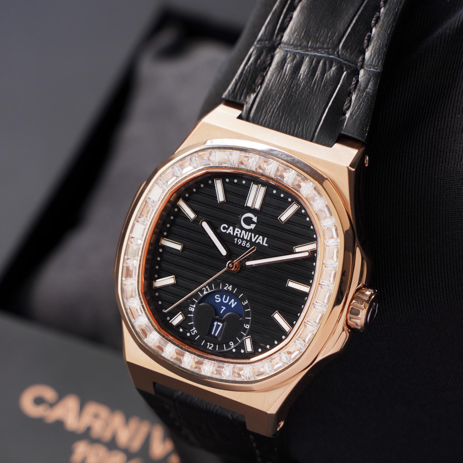 ĐỒNG HỒ NAM CARNIVAL 8110G VH DD D AUTOMATIC 40MM