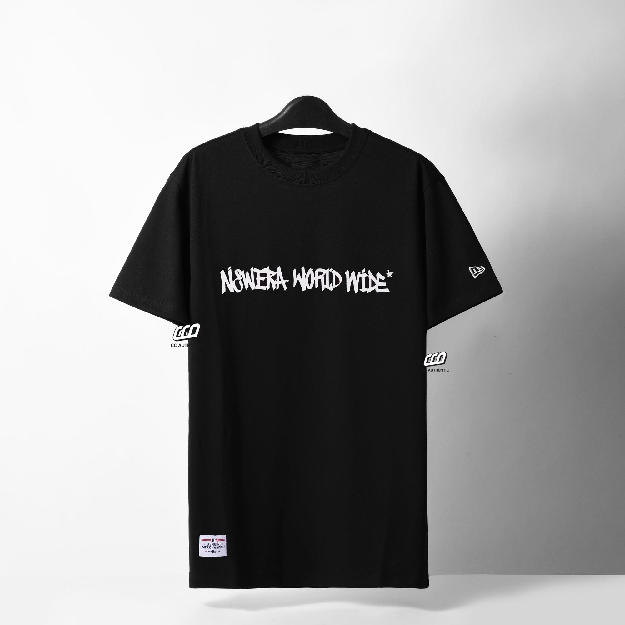 NEW ERA ERAWORLD WIDE T-SHIRT - BLACK