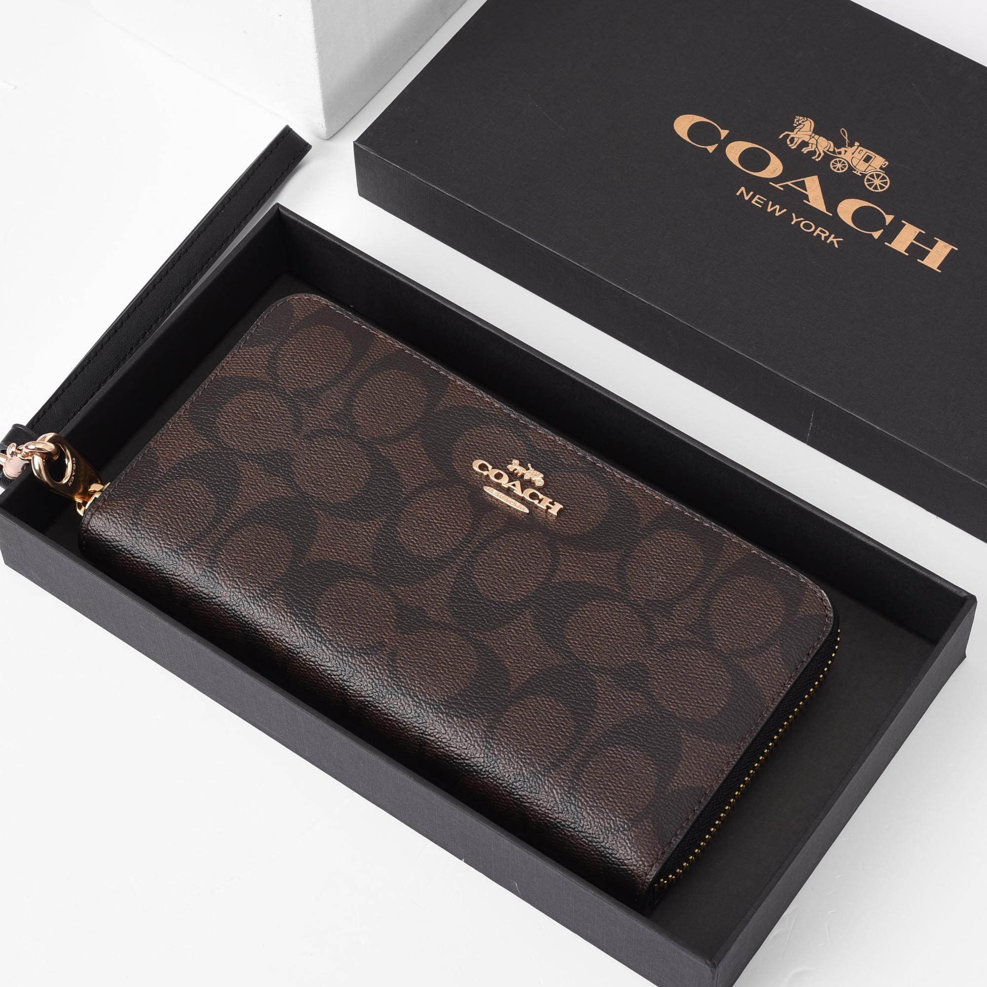 COACH SIGNATURE ZIP AROUND WOMEN WALLET - BROWN
