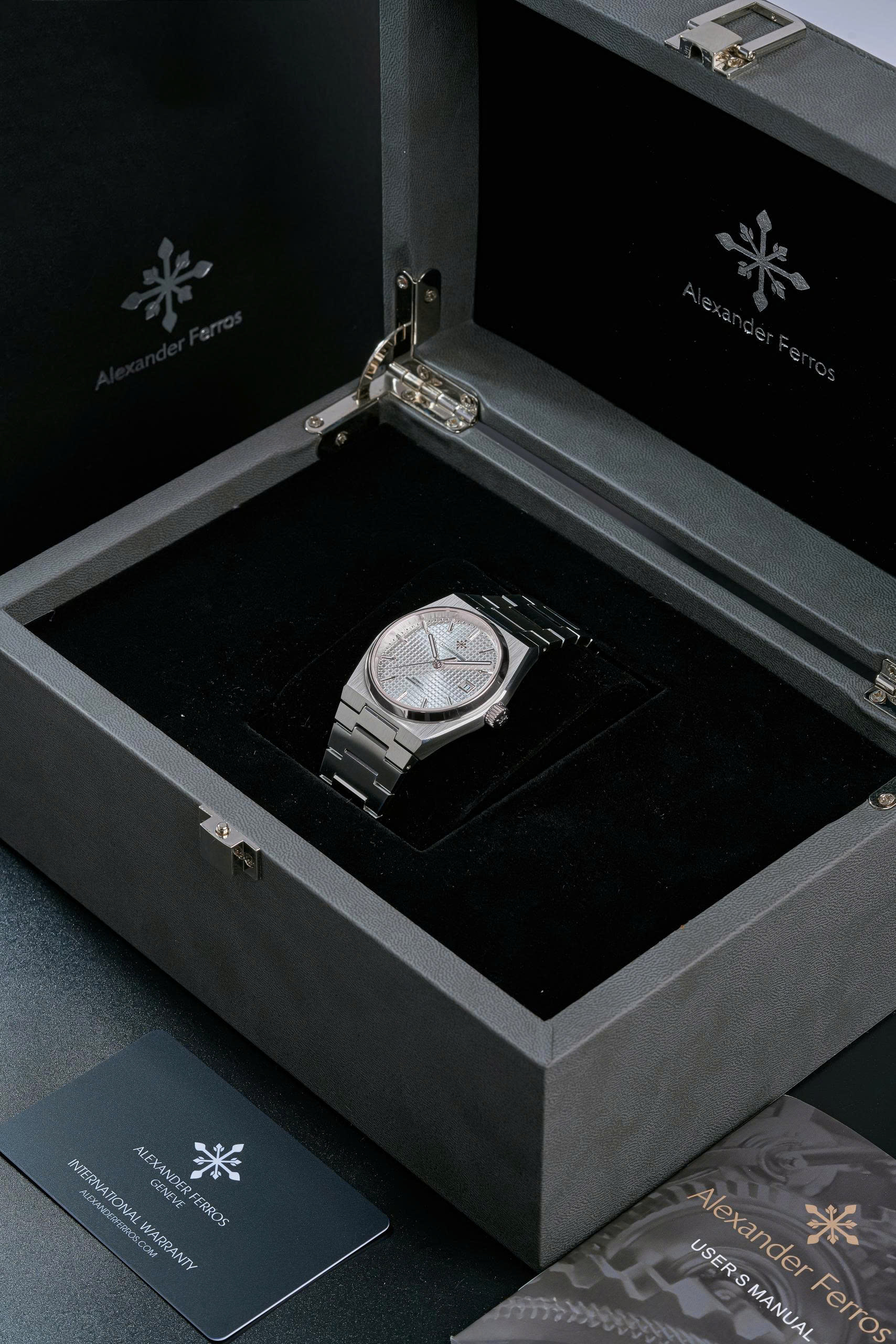 ĐỒNG HỒ NAM ALEXANDER FERROS 5052S/02 AUTOMATIC 38MM