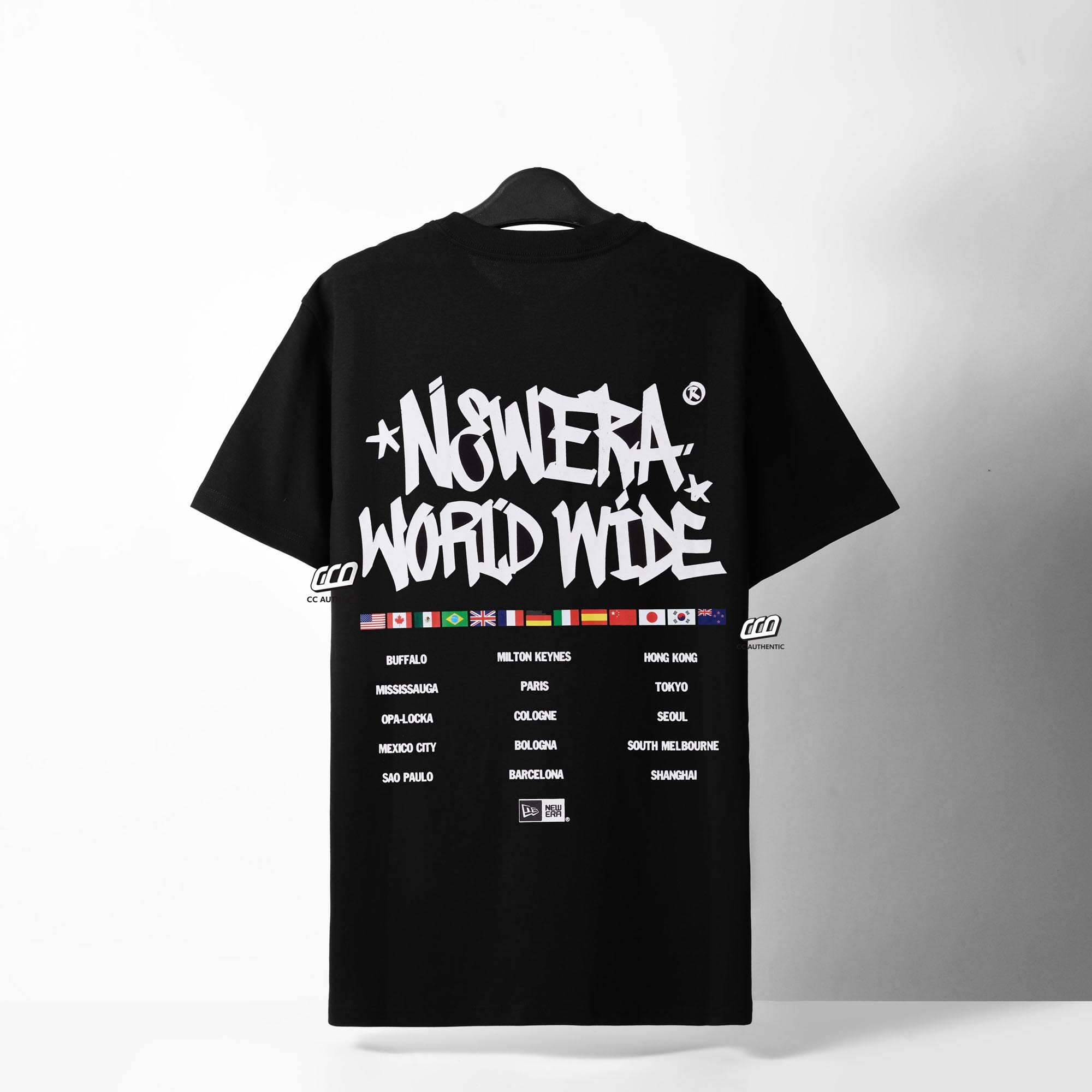 NEW ERA ERAWORLD WIDE T-SHIRT - BLACK