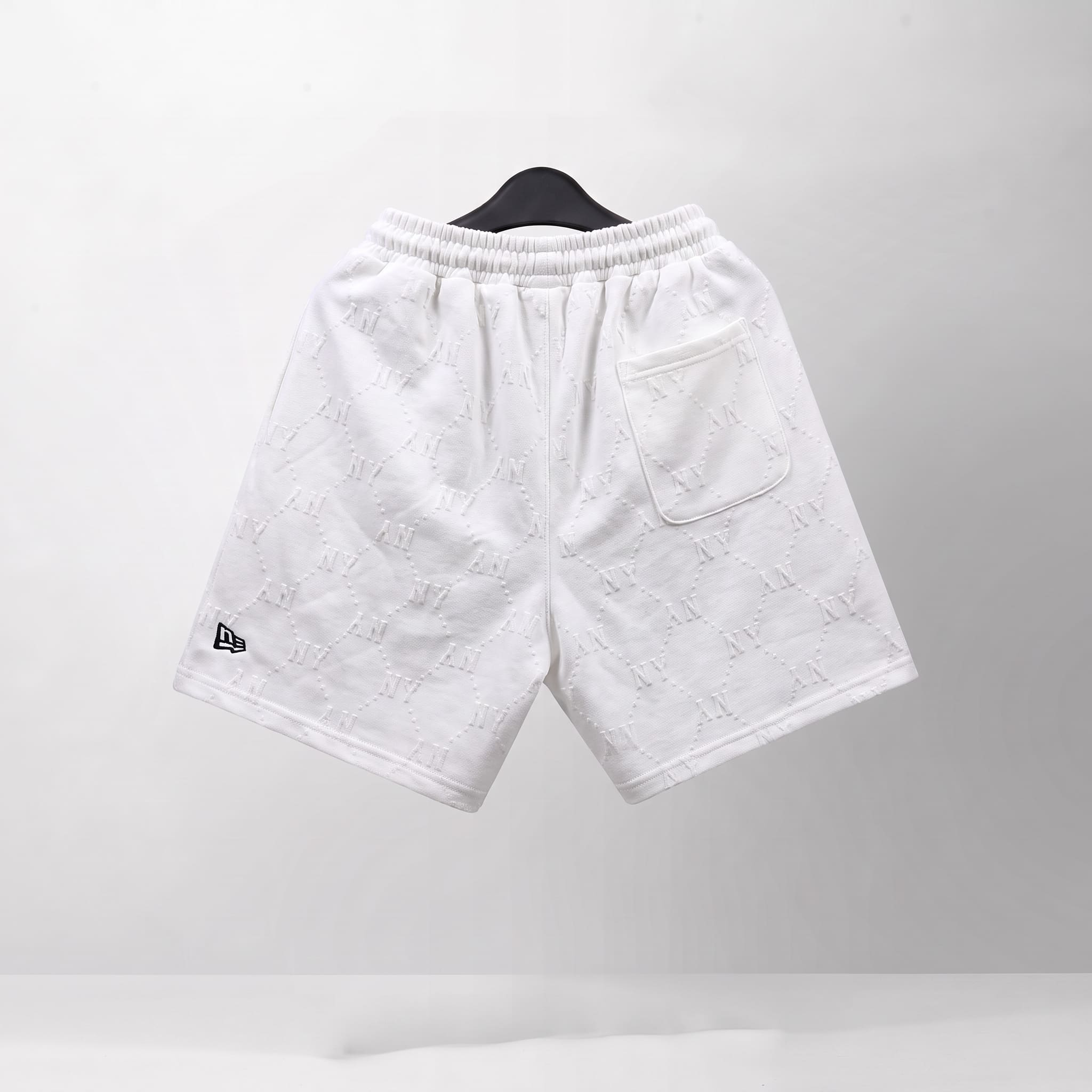 NEW ERA MONO NY SHORT - WHITE